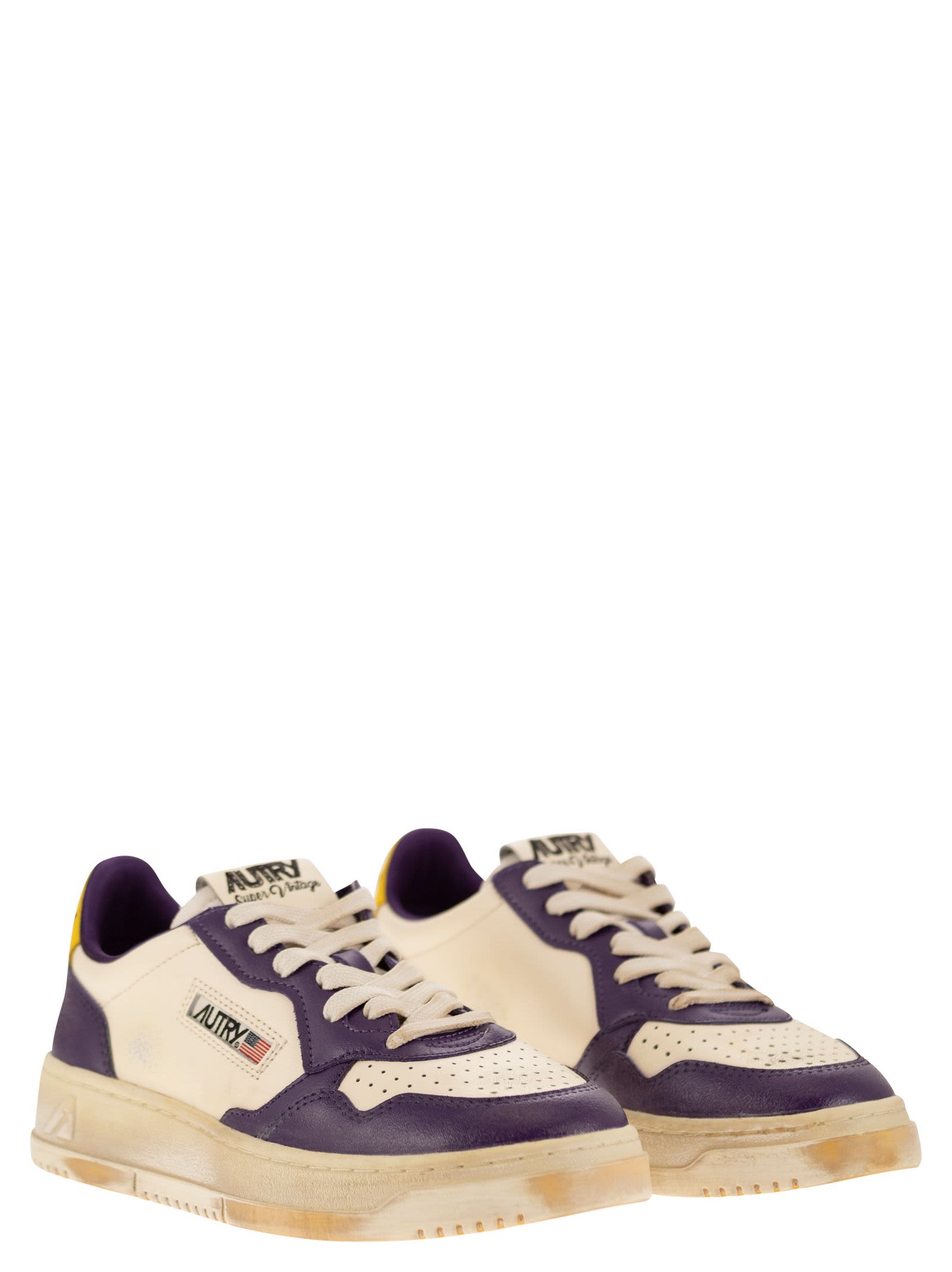 Shop Autry Medalist - Super Vintage Trainers