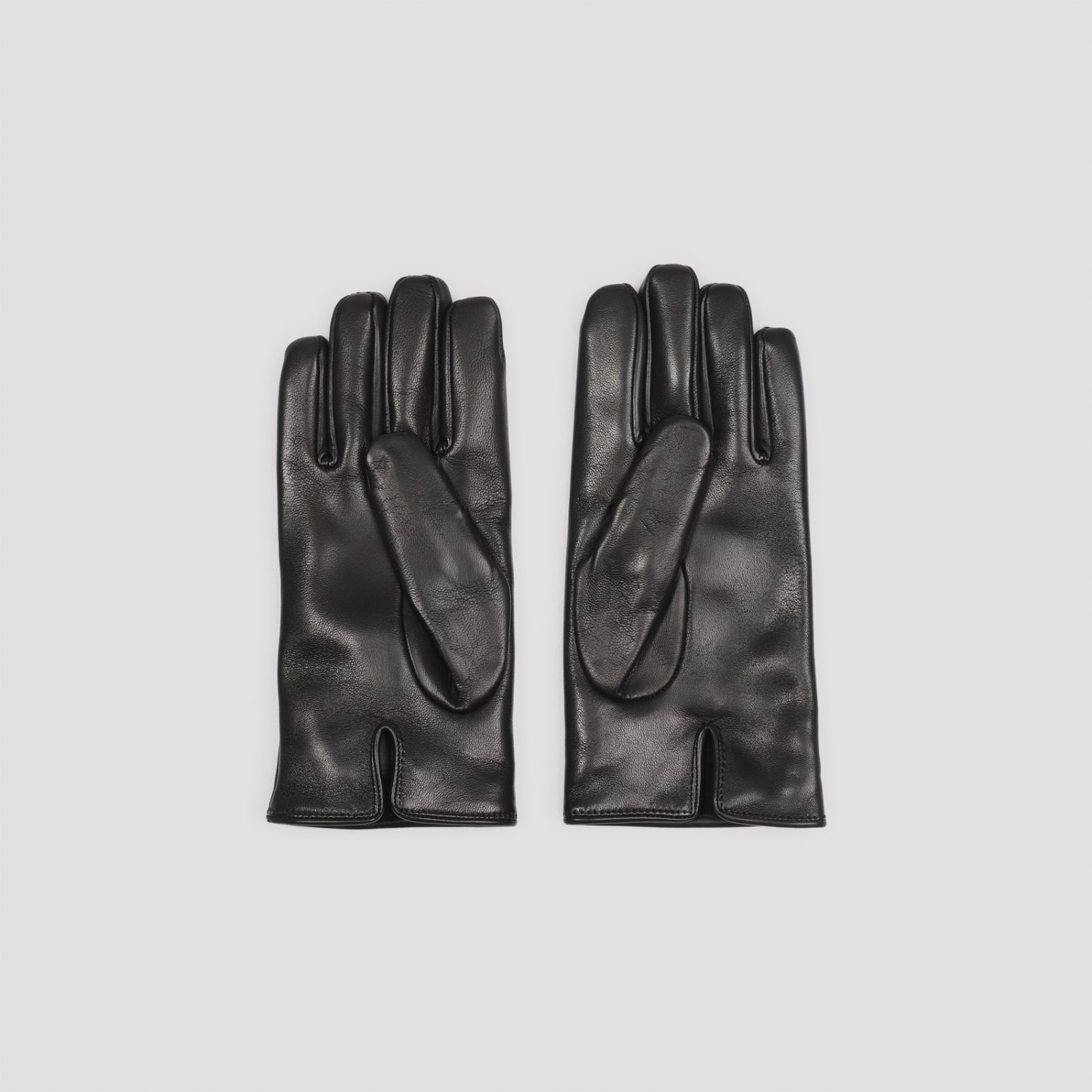 Giorgio Armani Logo Embossed Nappa Gloves In Black