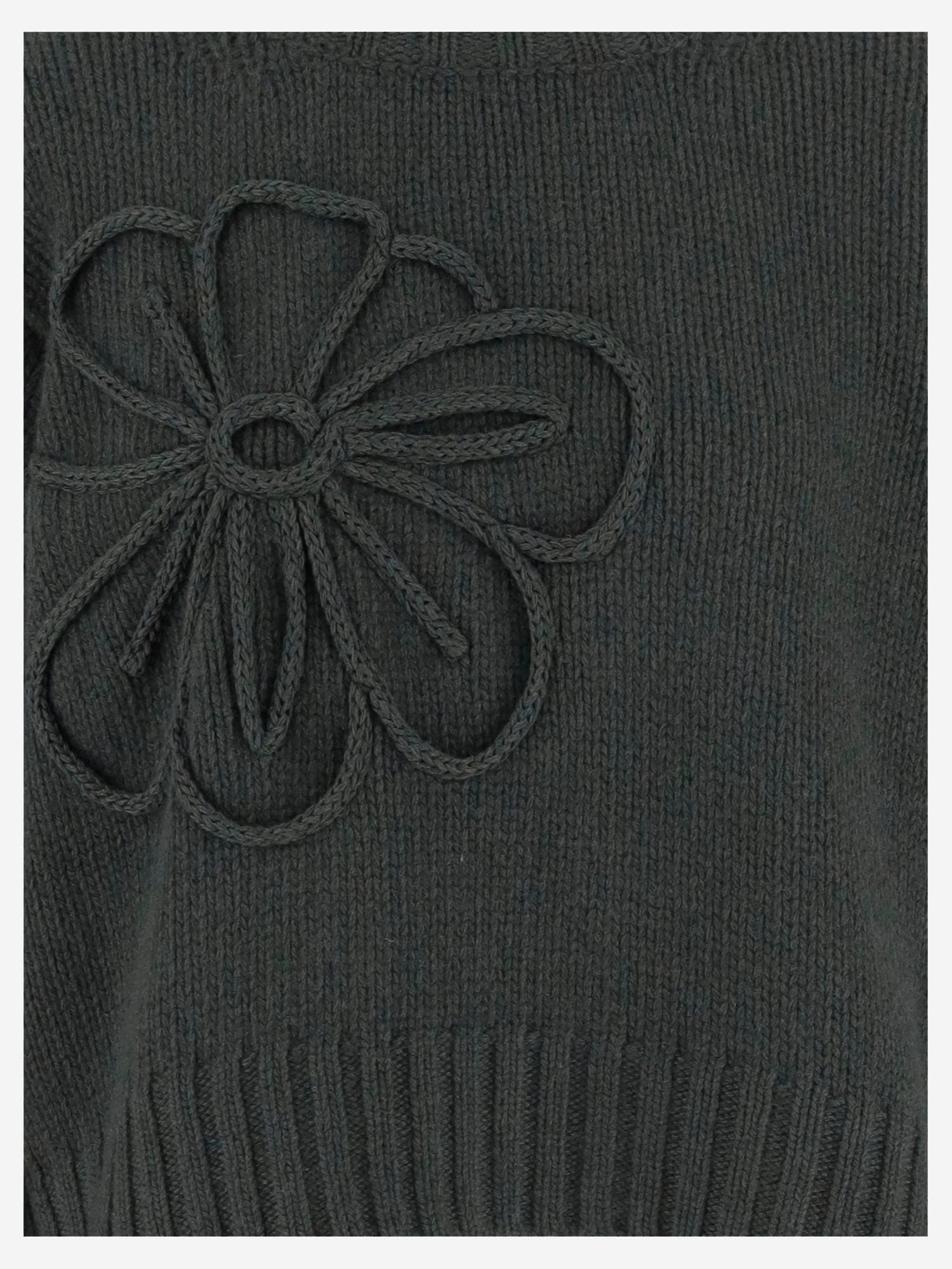 Bruno Manetti Flower-applique Crew-neck Sweater In Gray