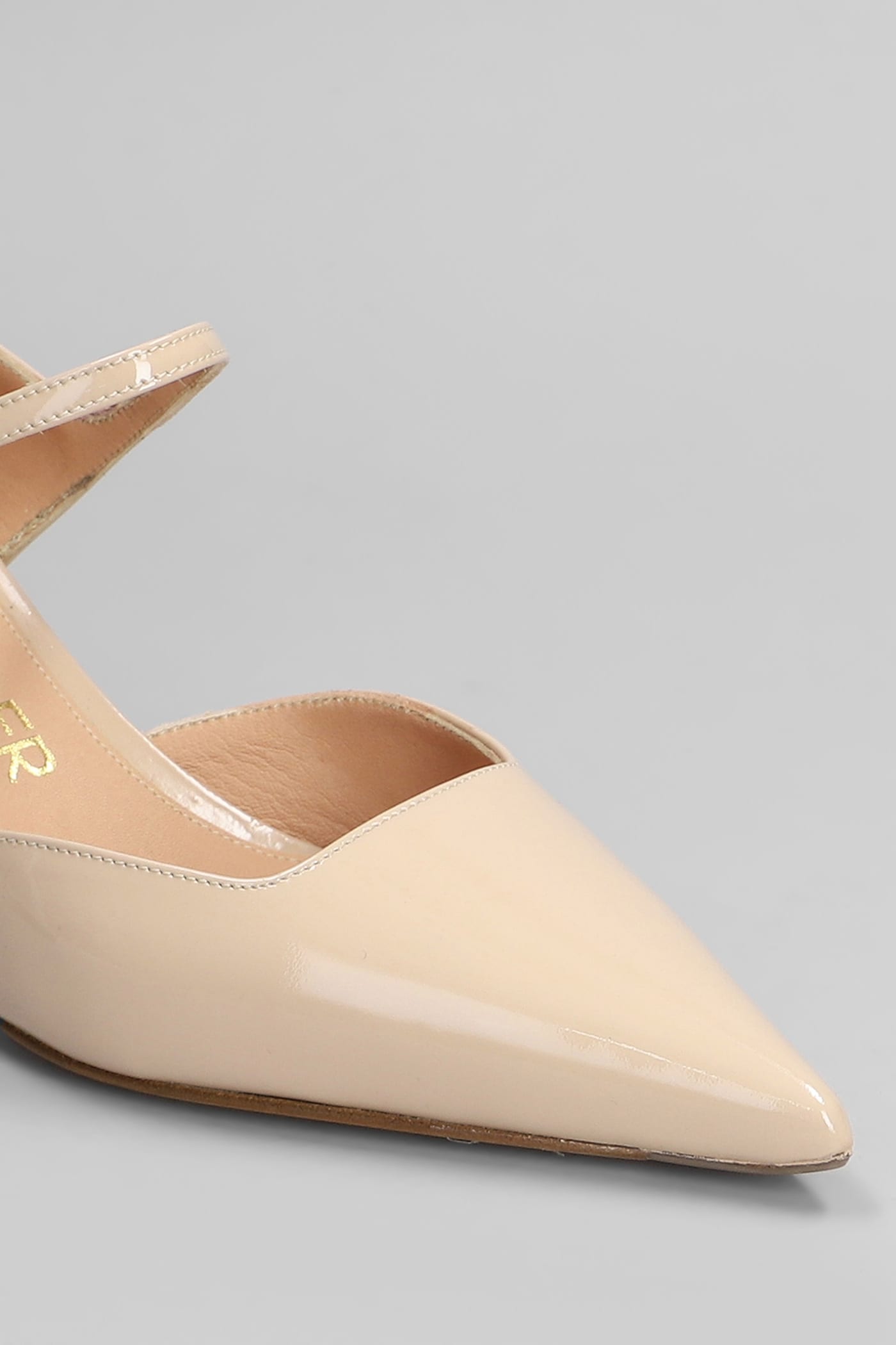 The Seller Pumps In Powder Patent Leather In Powder