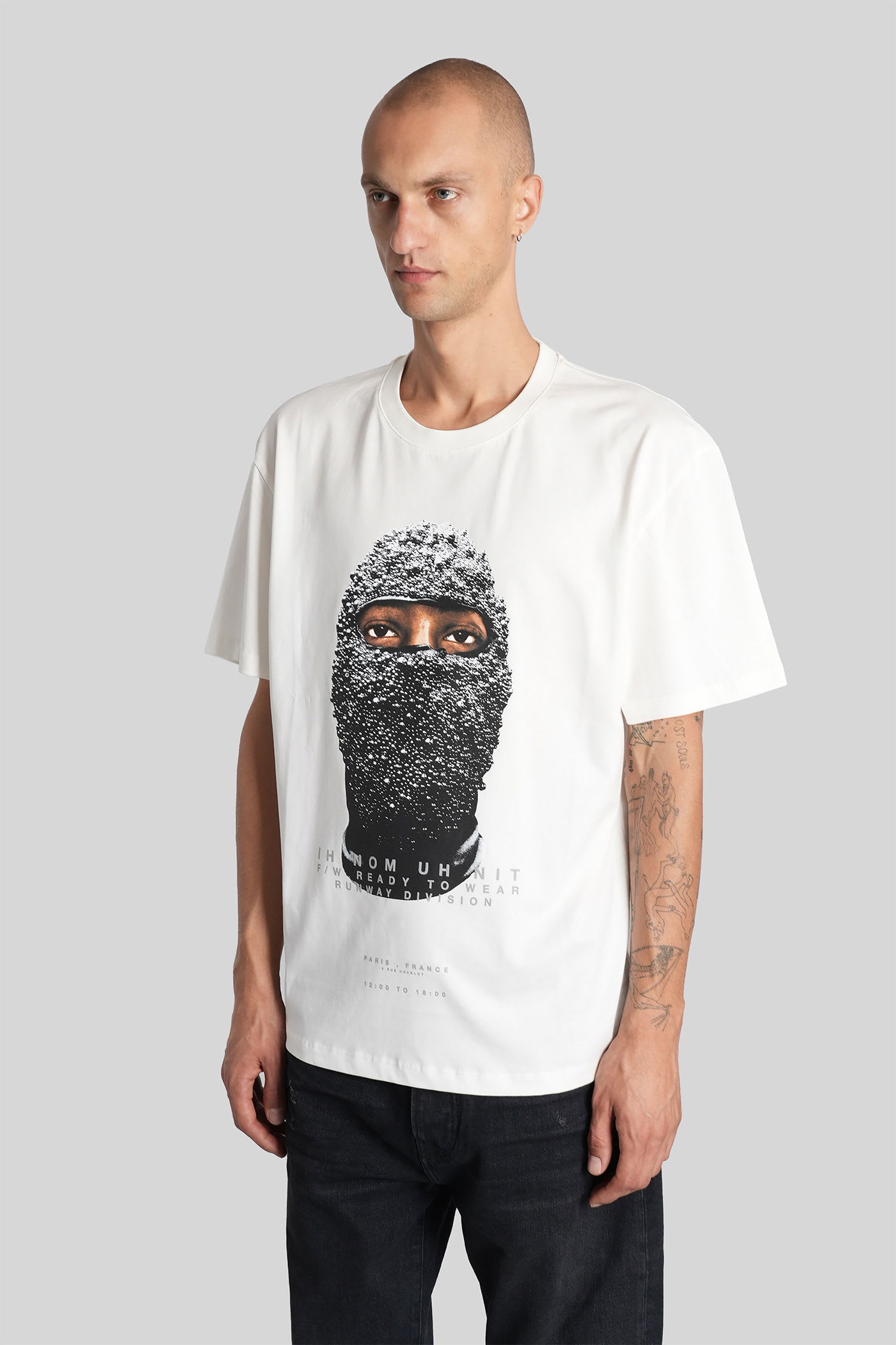 Ih Nom Uh Nit Graphic Print Crew Neck Short Sleeve T-shirt In White