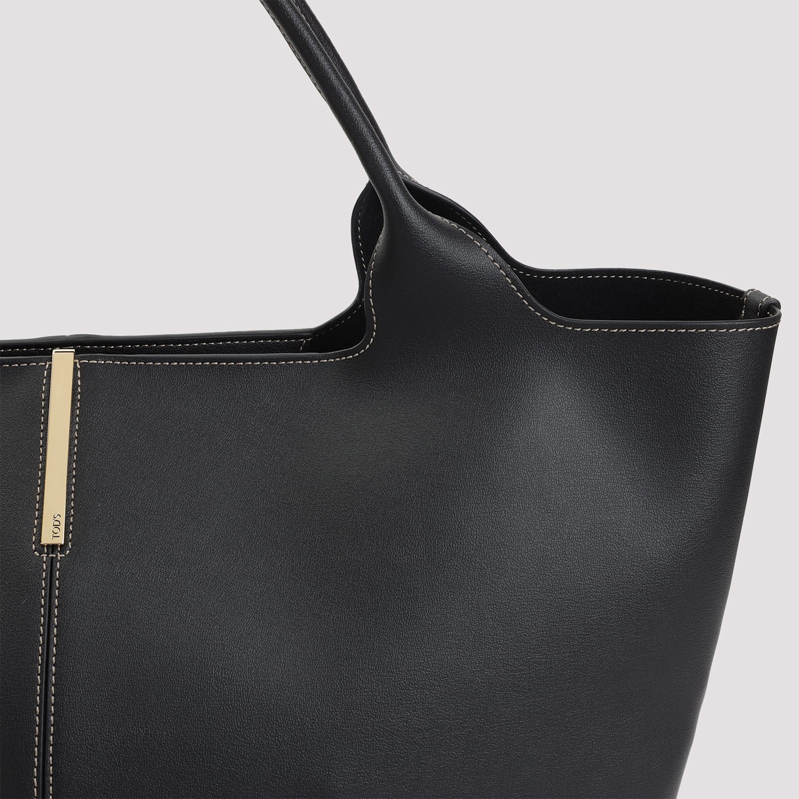 Tod's Medium-small Leather Shopping Bag In Black