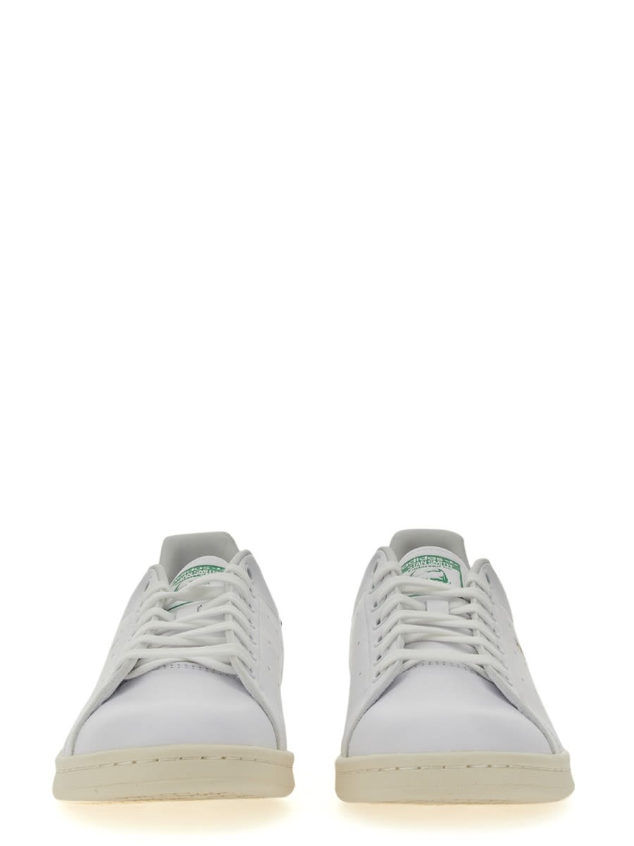 Adidas Originals Low Top Sneakers With Contrast Heel Tab In White