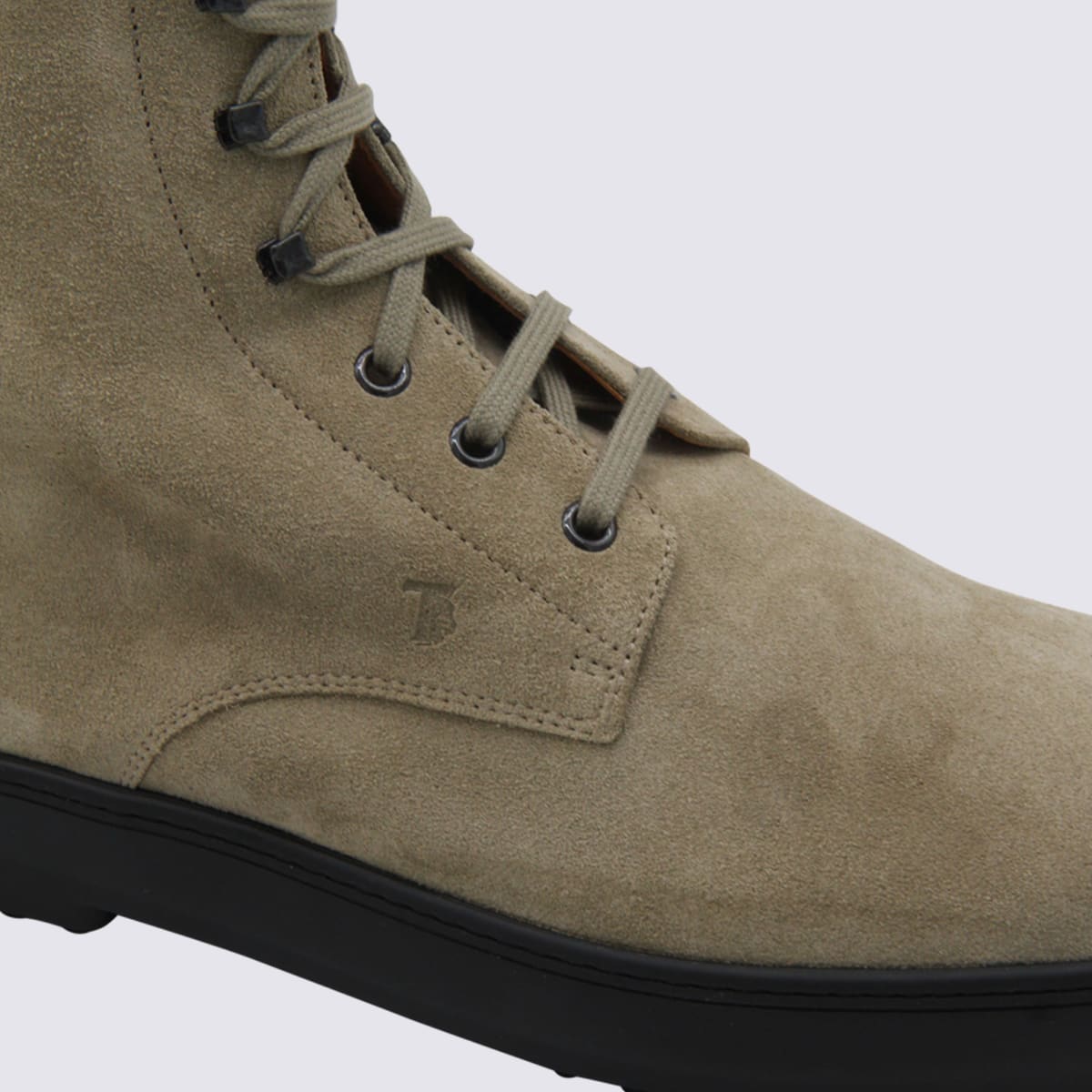 Tod's High Ankle Boots Lug Sole In Neutral