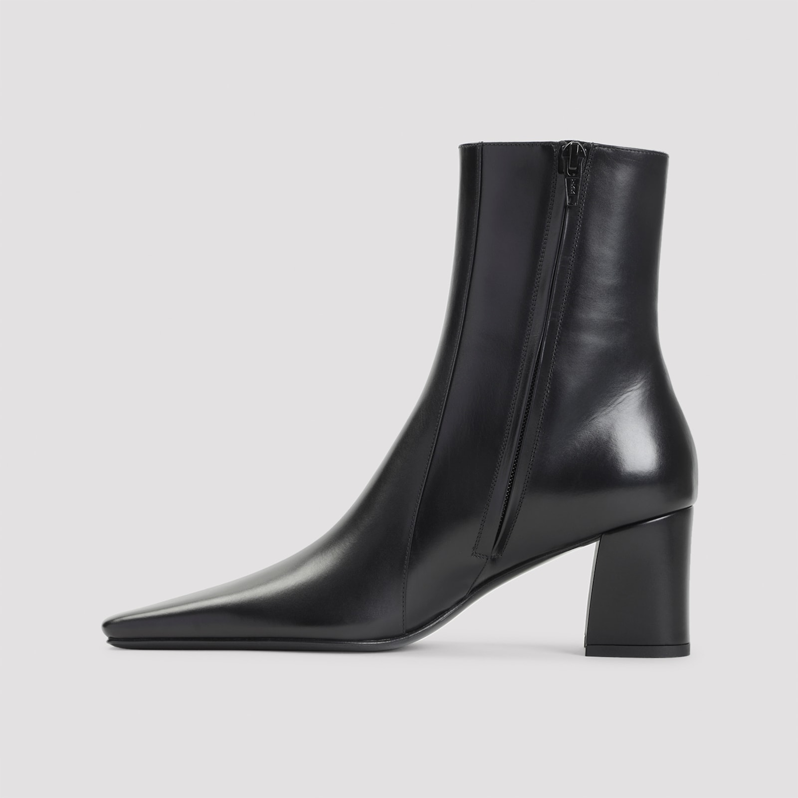 Saint Laurent Rainer 70 Leather Bootie In Black