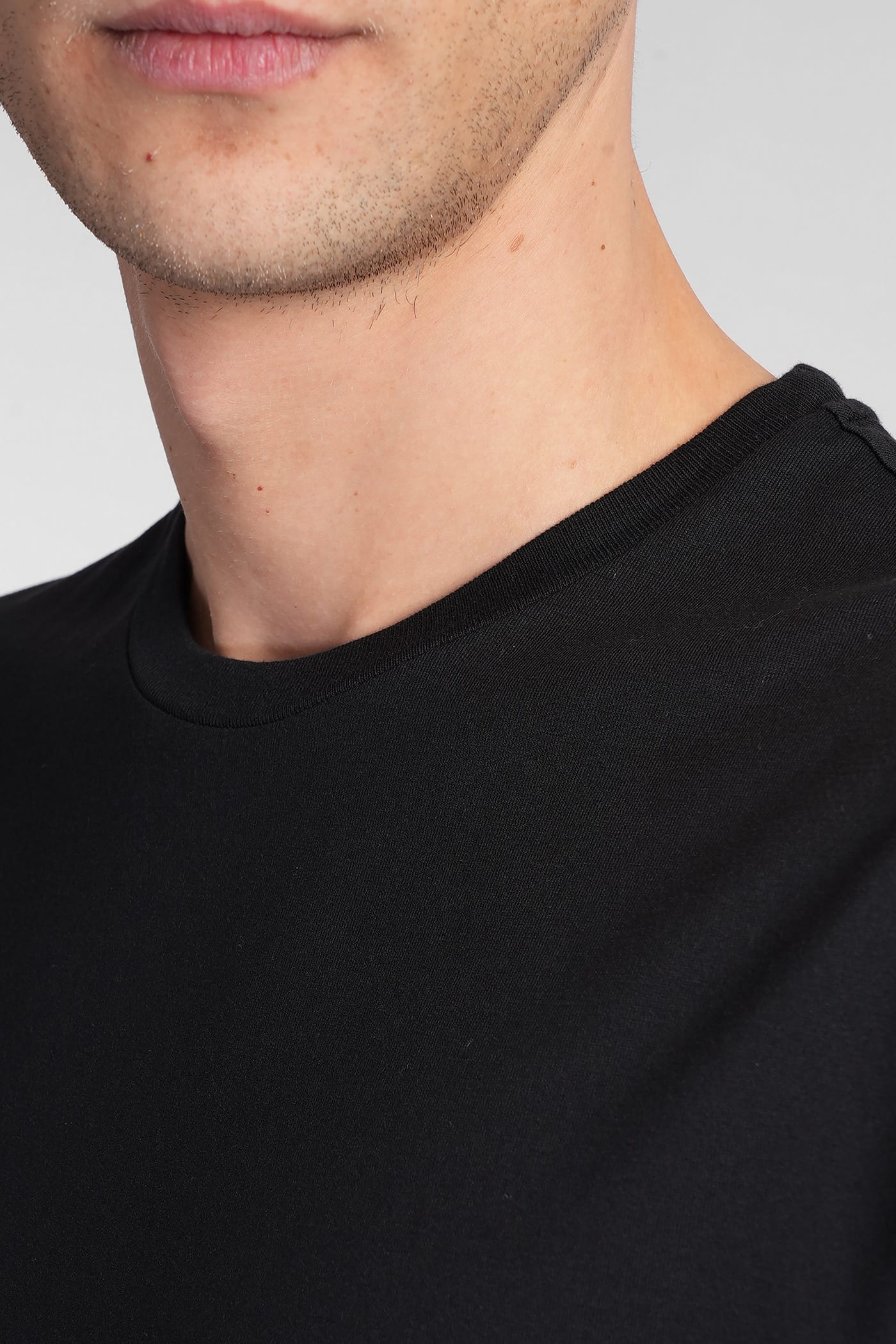 Roberto Collina Short Sleeves Crew Neck T-shirt Clothing In Black