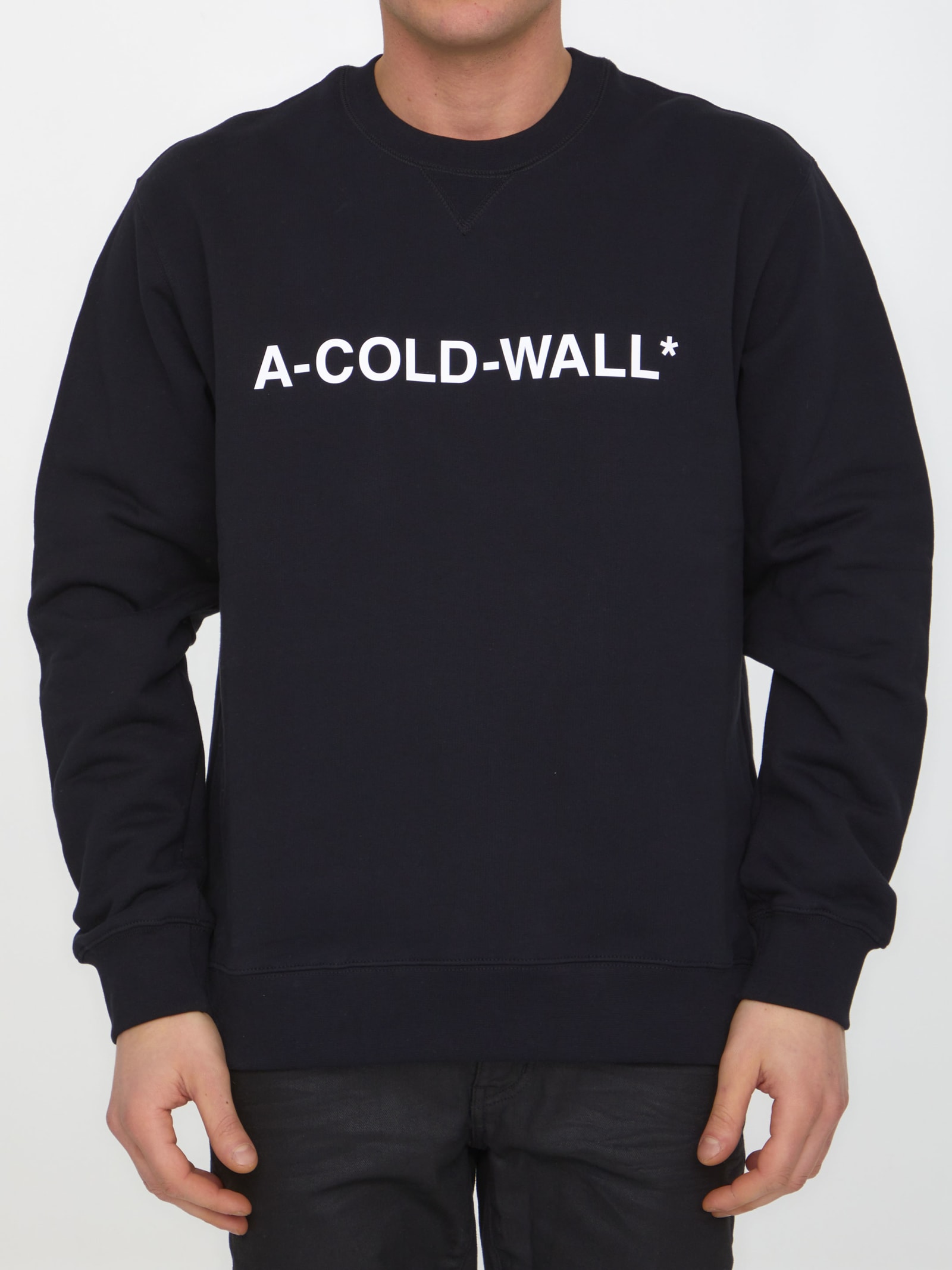 Essential Logo Sweatshirt