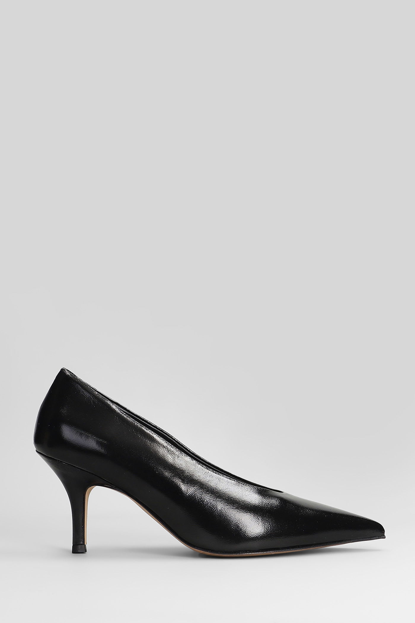 The Seller Pumps In Black Leather In Black