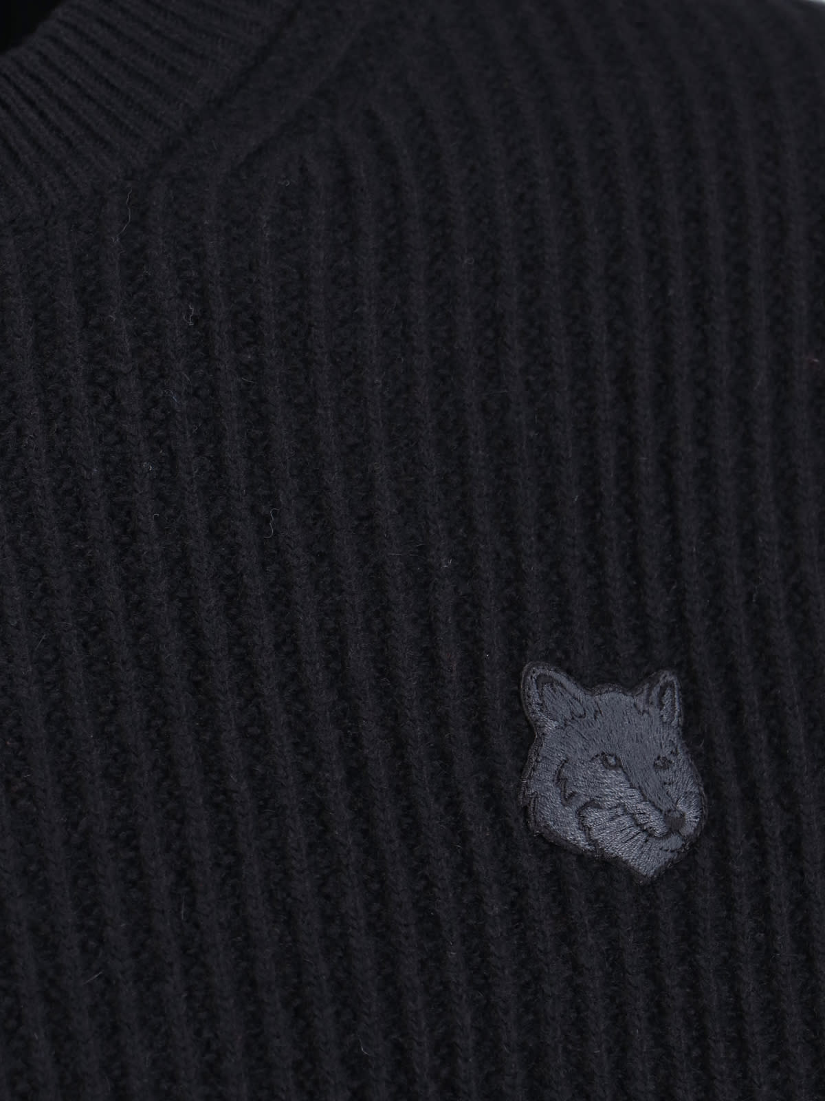 Maison Kitsuné Ribbed Knit Sweater With Cropped Fit And Embroidered Emblem In Black