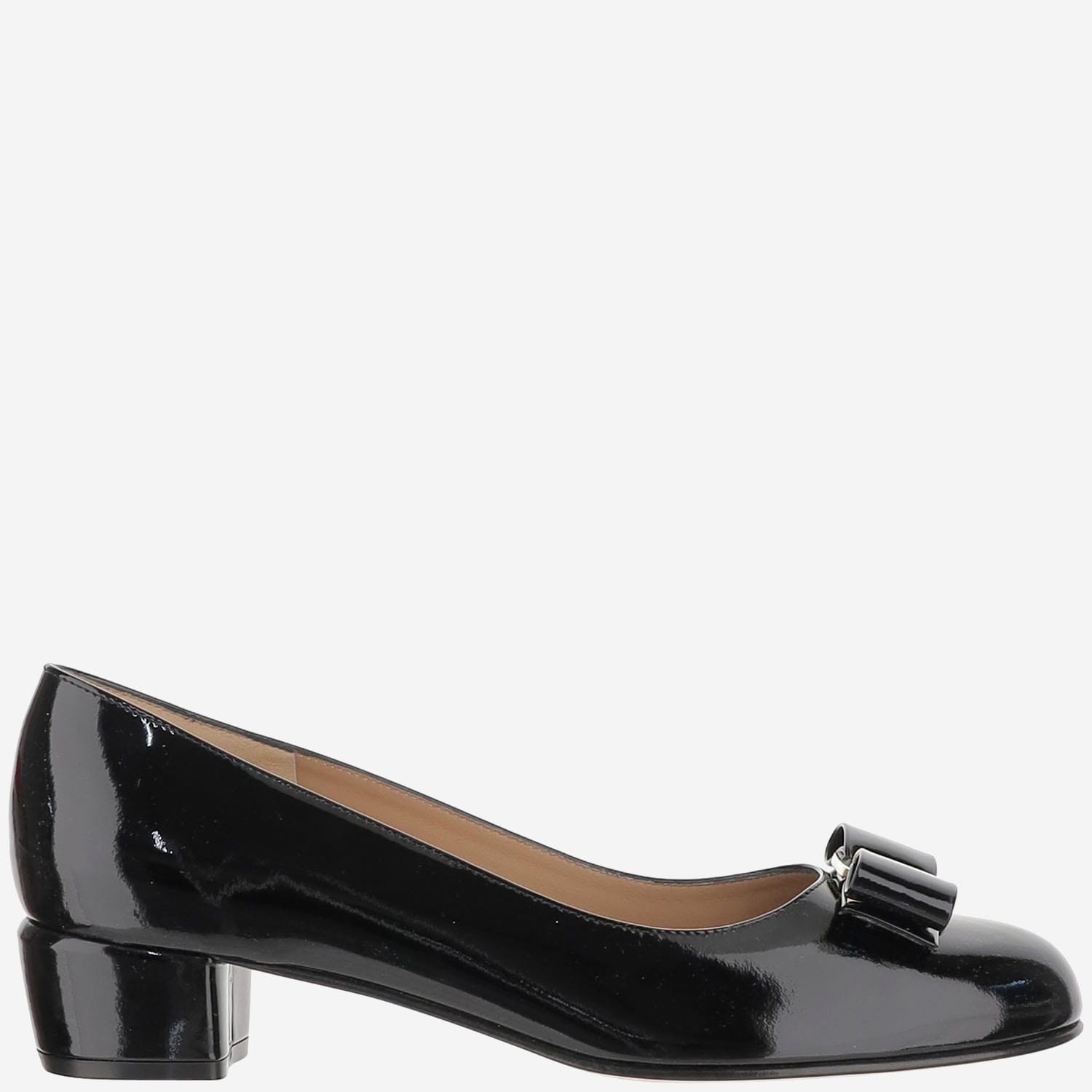 Ferragamo Vara Bow-embellished Patent-leather Pumps In Black
