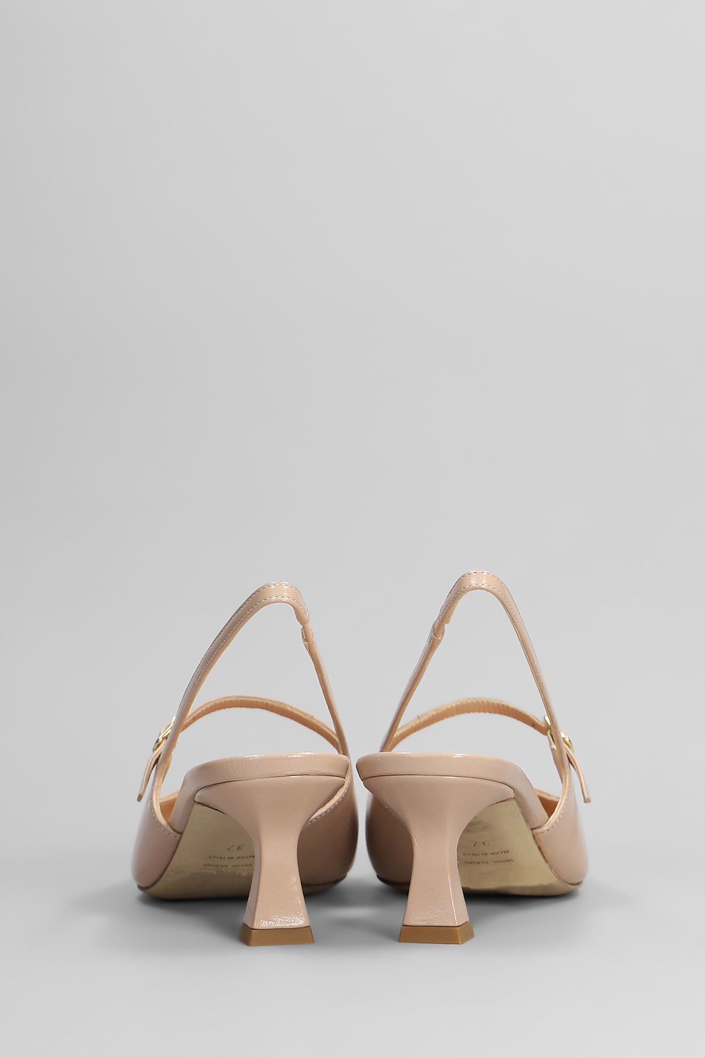 Julie Dee Pumps In Powder Leather In Powder
