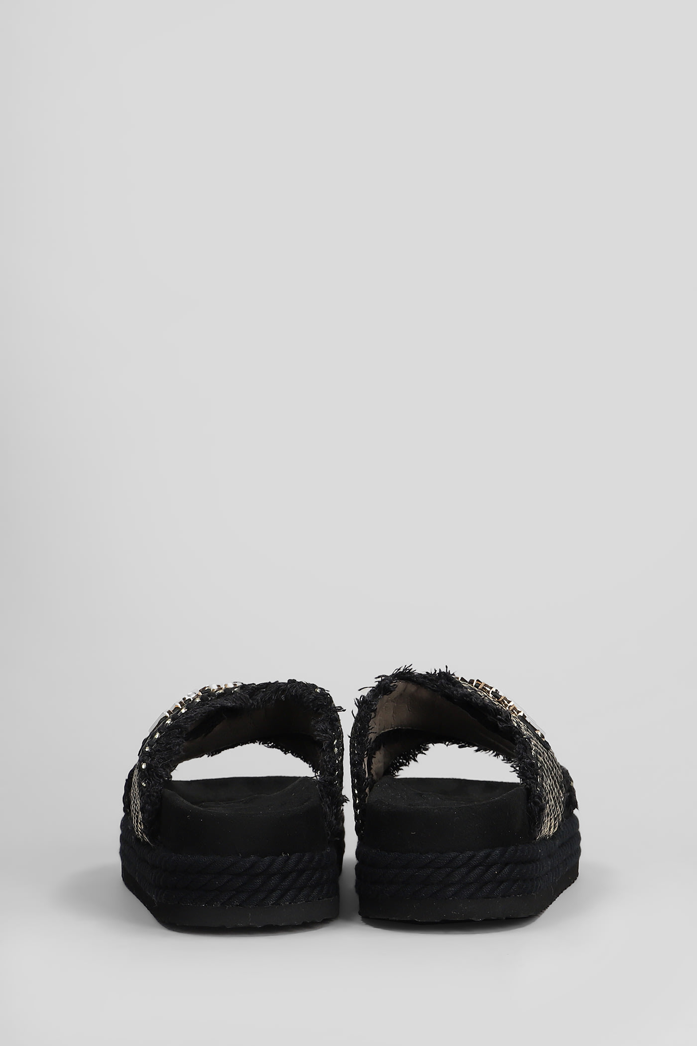 Mou Crisscross Flats In Black Raffia In Black