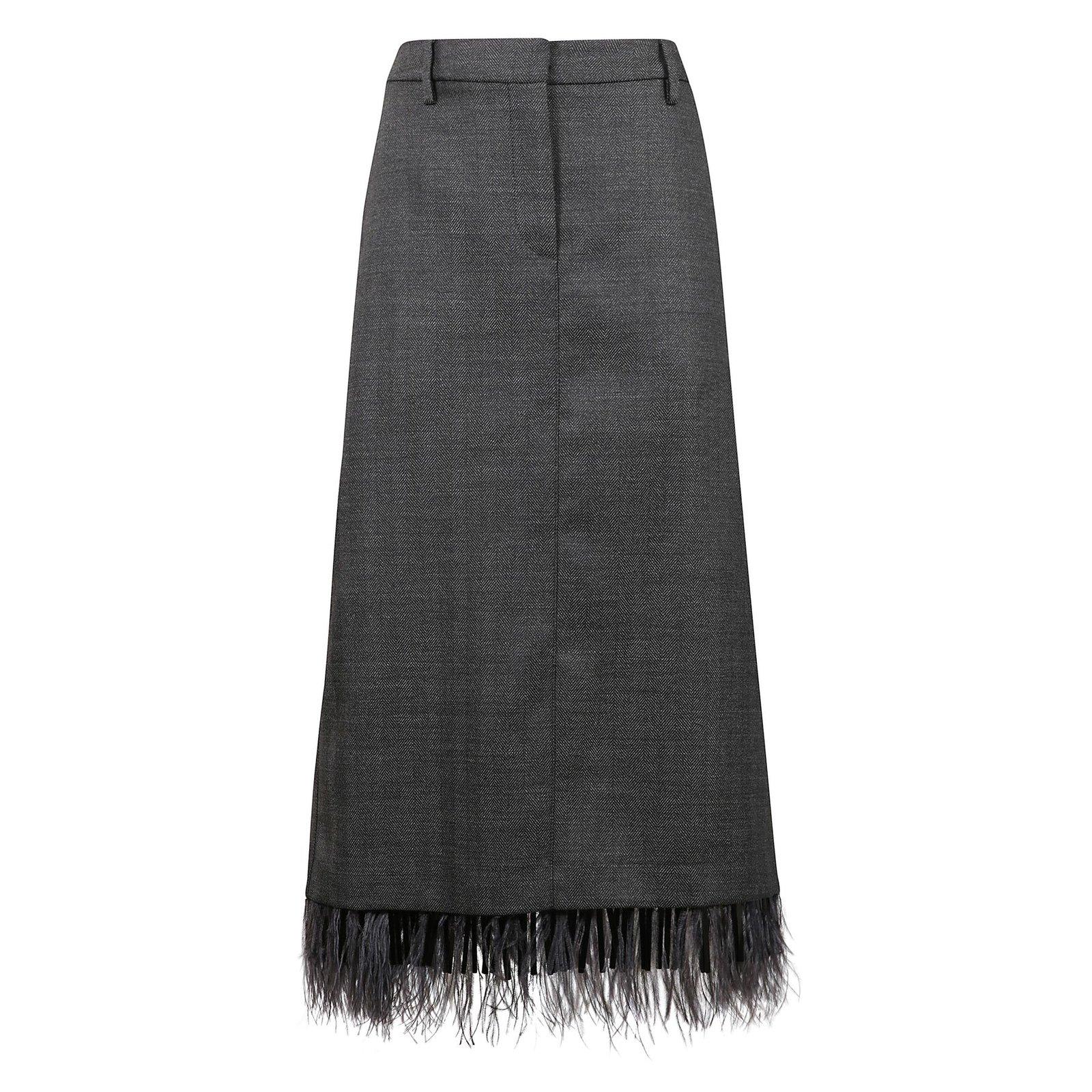 Shop Brunello Cucinelli Feather-trimmed Zipped Skirt In Nero