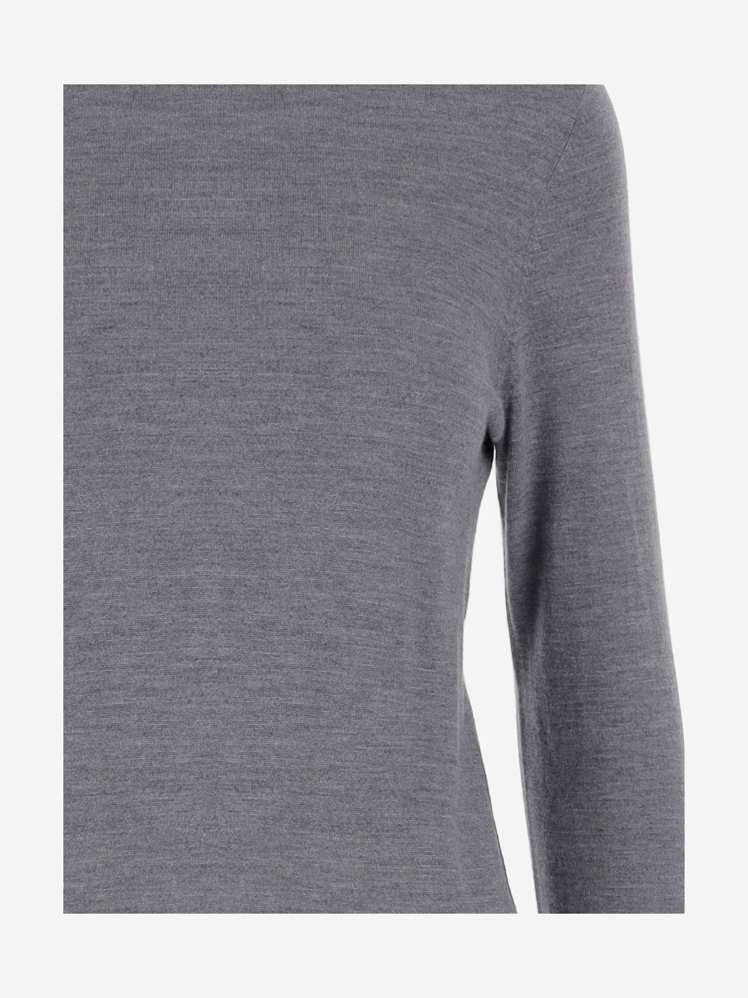 Allude High Neck Merino Wool Sweater With Contrasting Edges In Gray