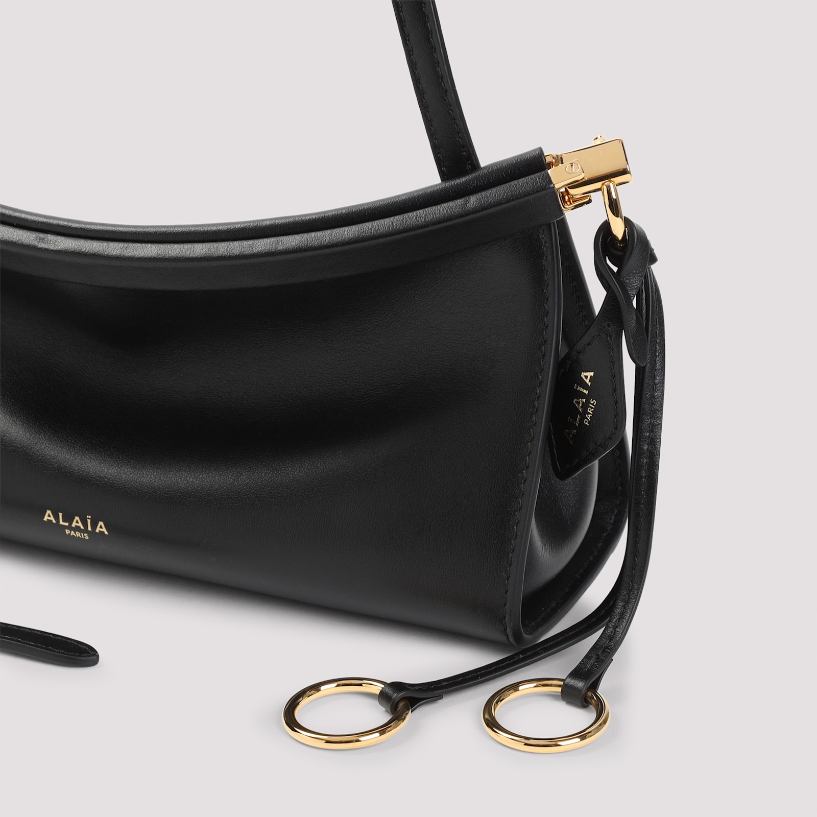 Alaïa Le Click Small Shoulder Bag In Glossy Leather In Black
