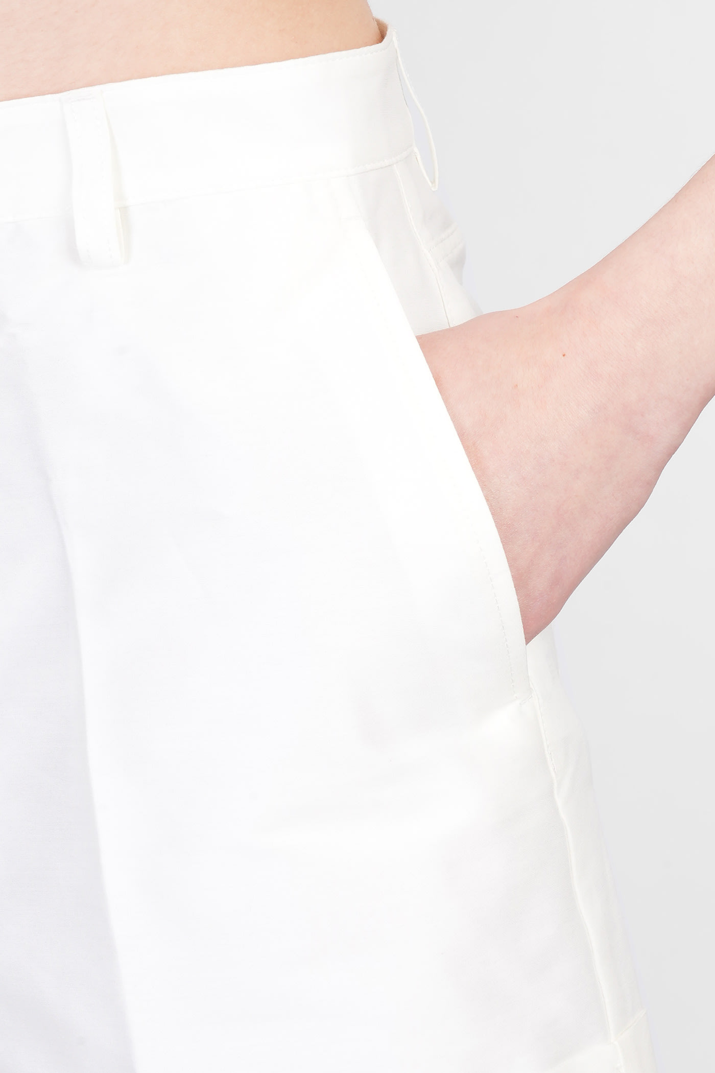 Mvp Wardrobe Shorts In Beige Cotton