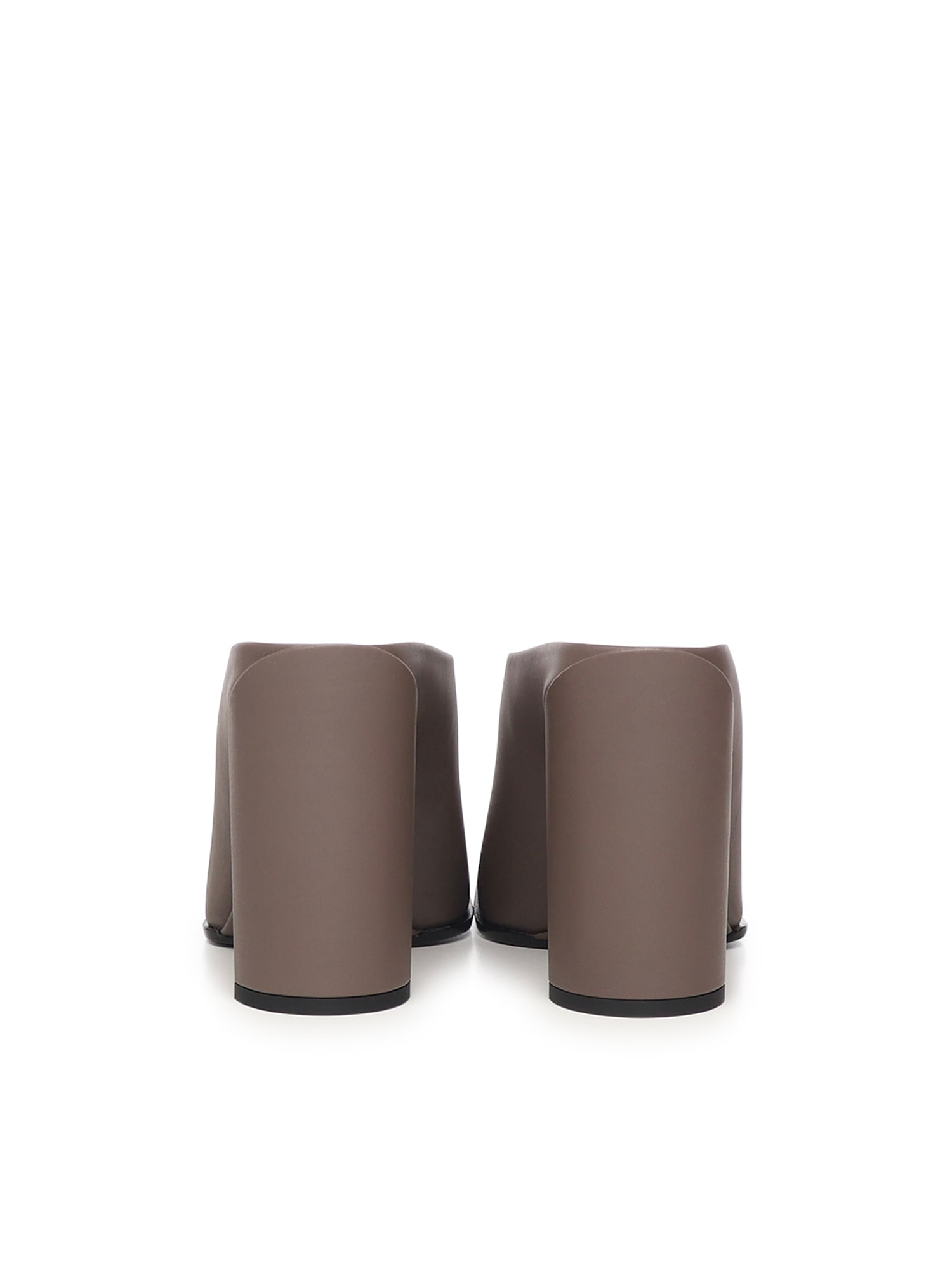 Alaïa Square Mule In Calfskin In Gray