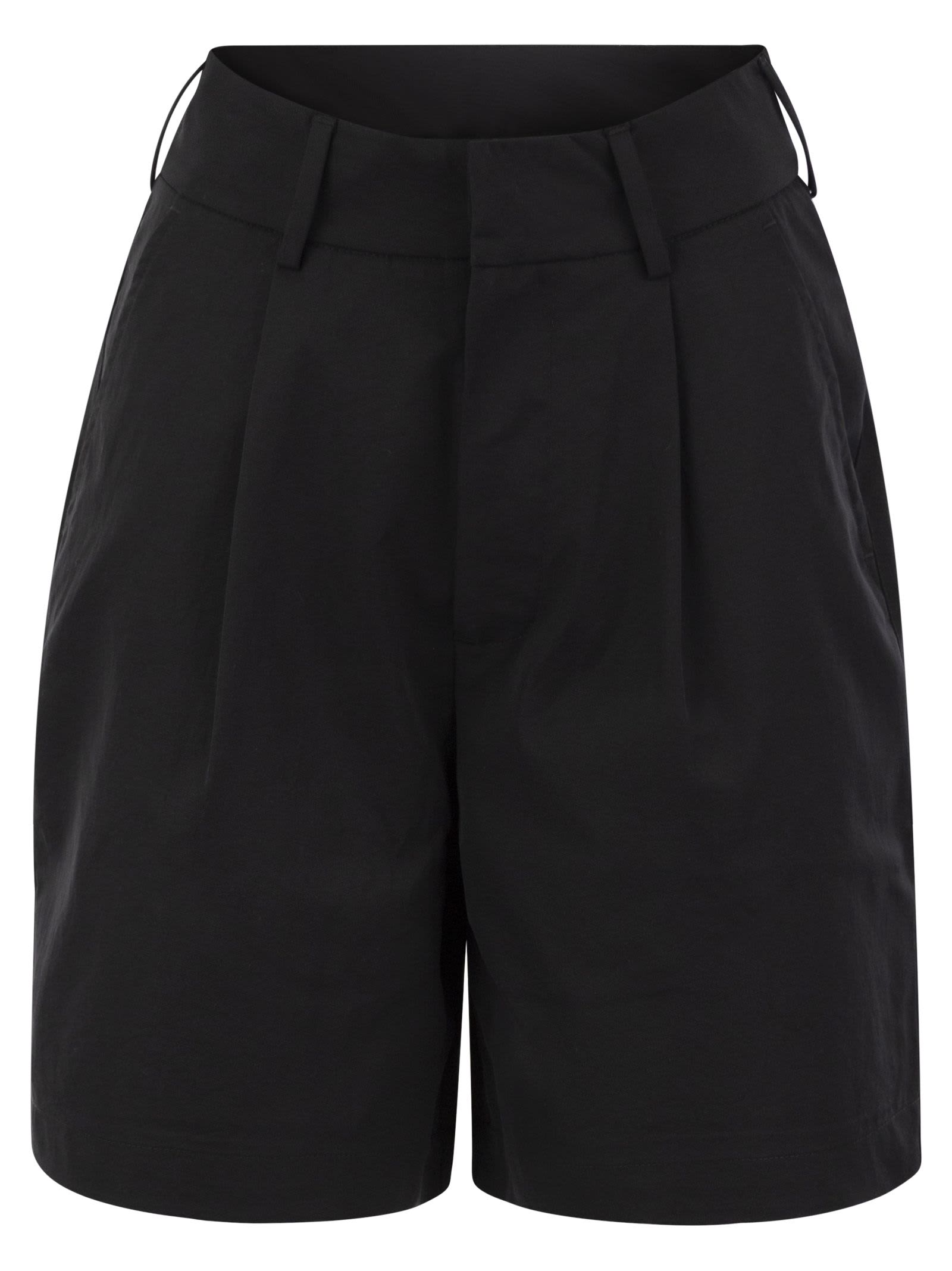 Short Trousers With Pliers