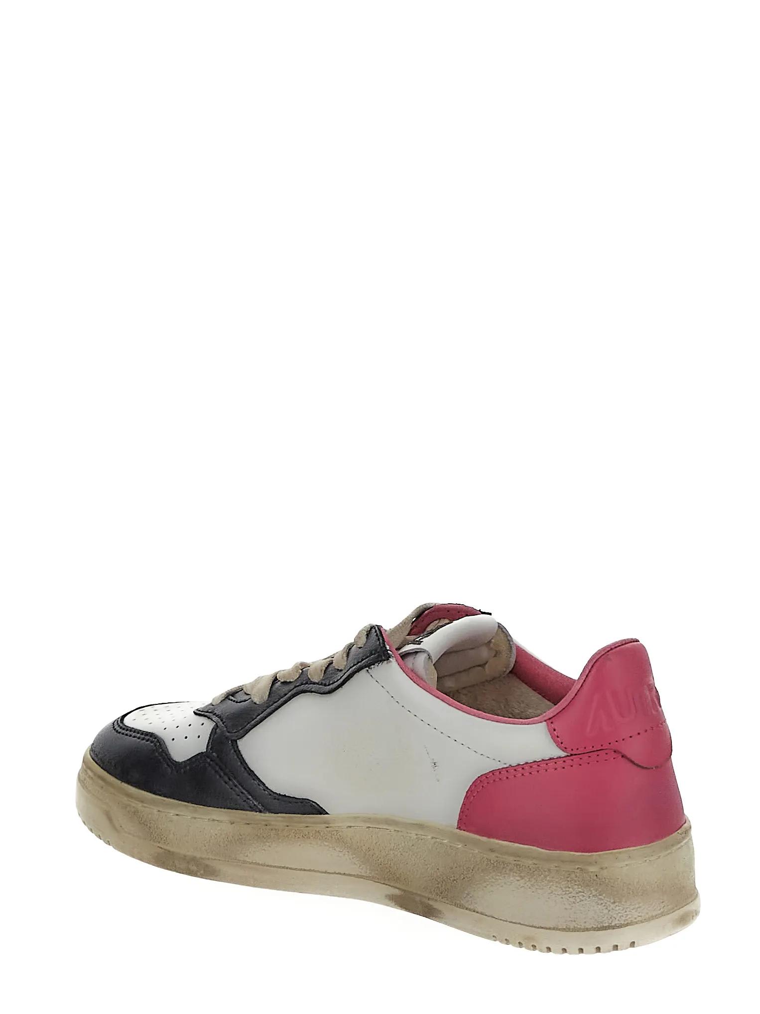 Shop Autry Super Vintage Low Sneakers