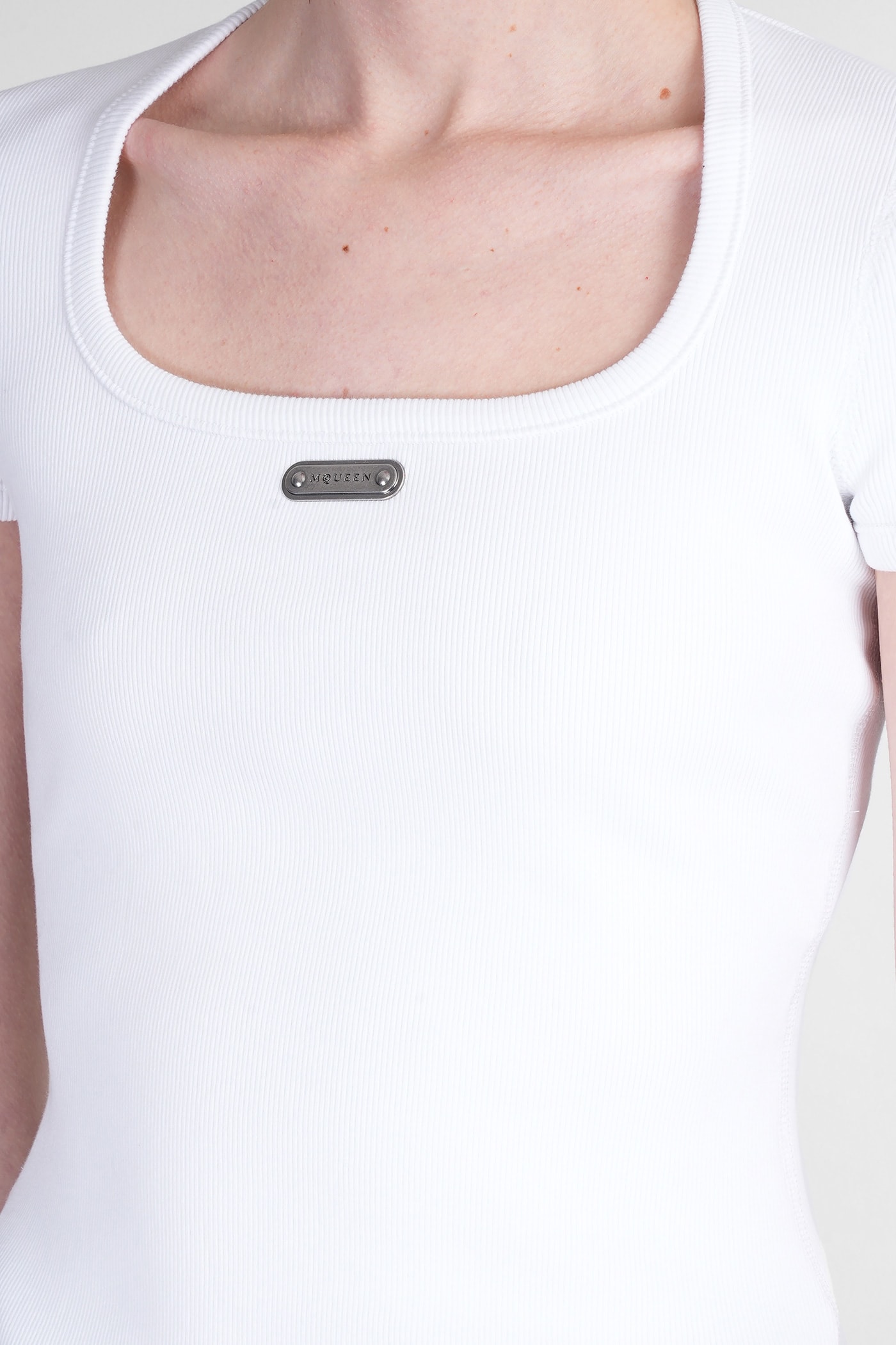 Alexander Mcqueen Logo-plaque Scoop-neck T-shirt In Multi