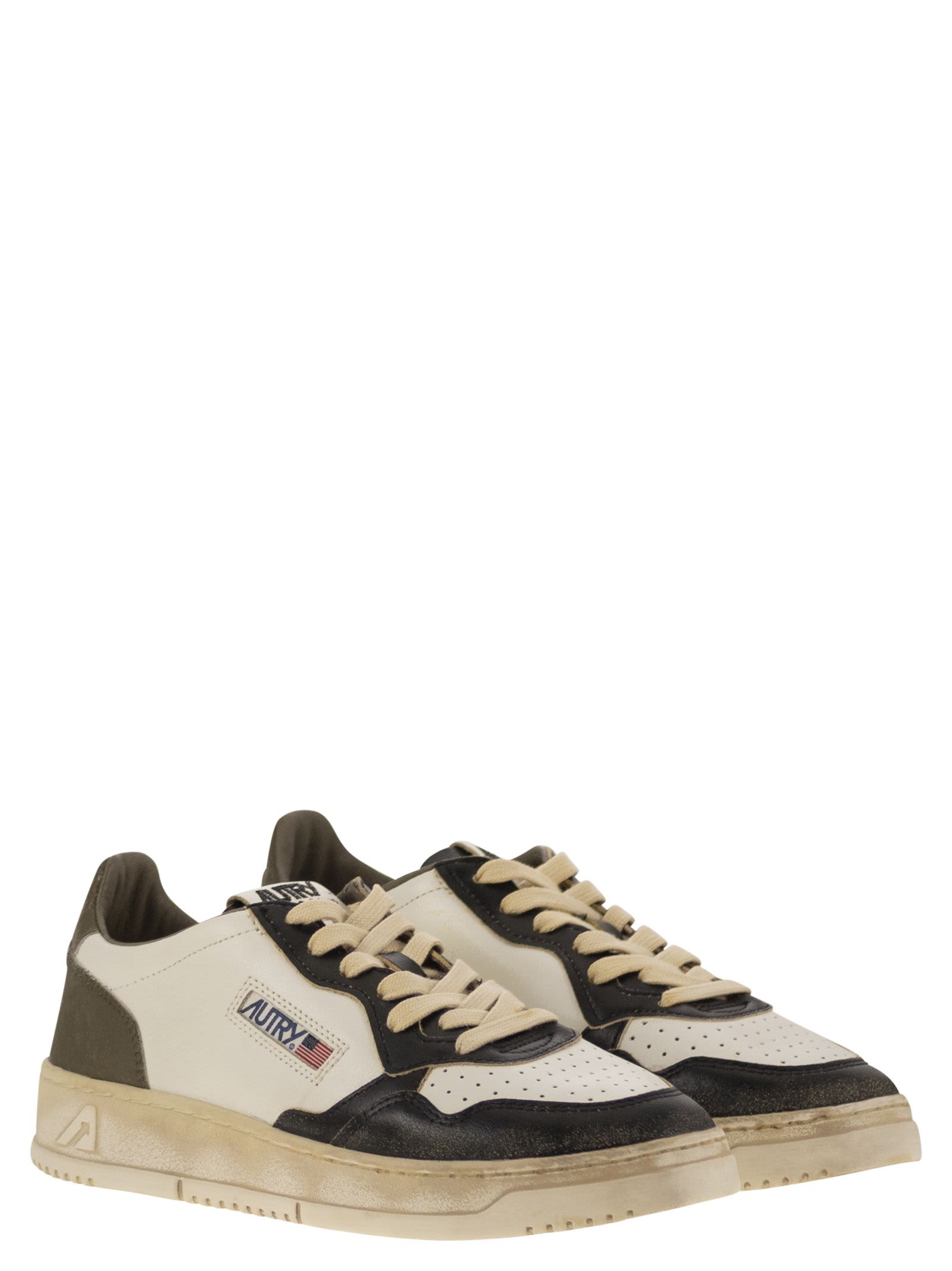 Autry Medalist - Super Vintage Trainers In White/black