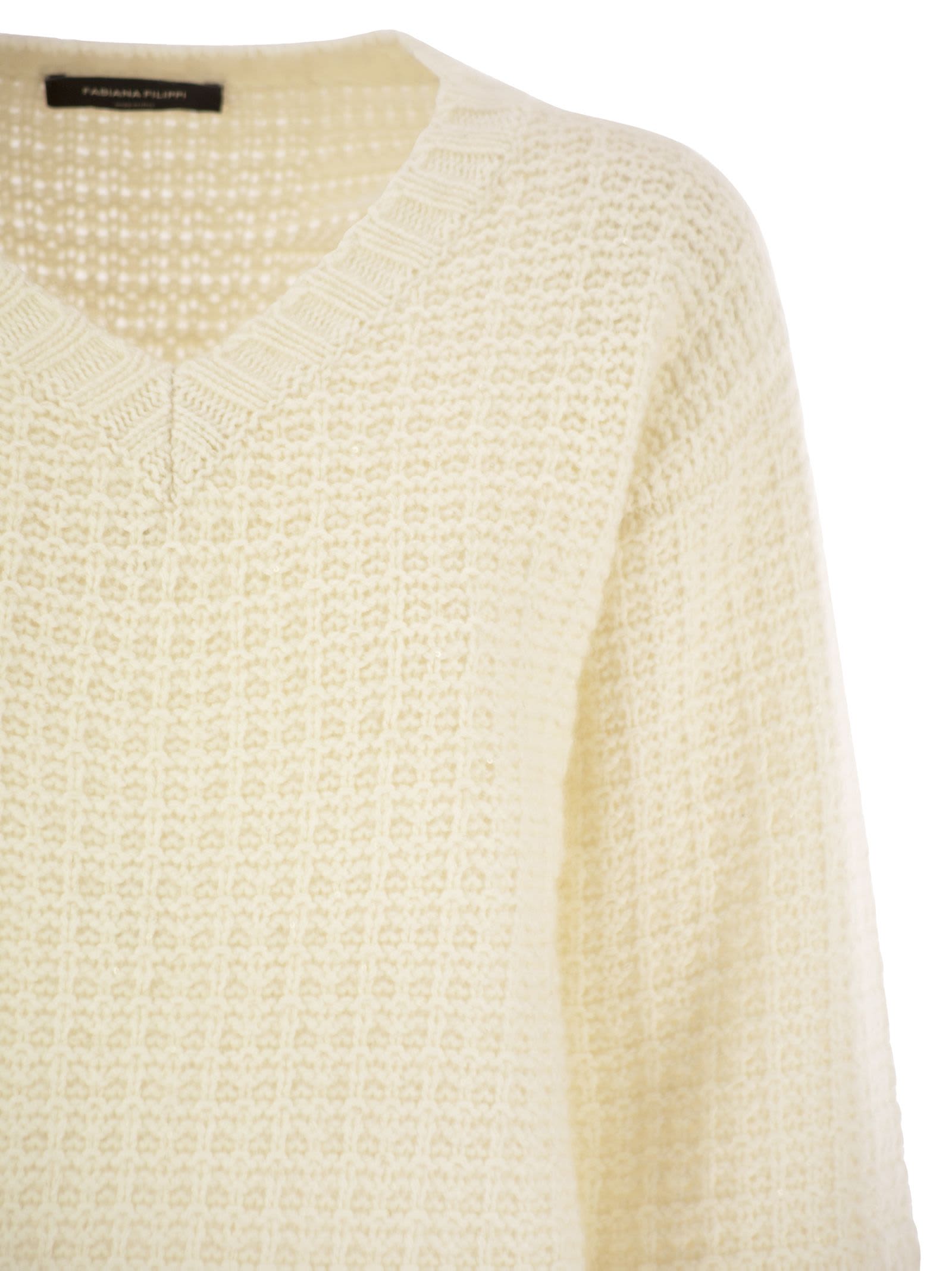 Fabiana Filippi V-neck Sweater In Platinum With Sequins In White