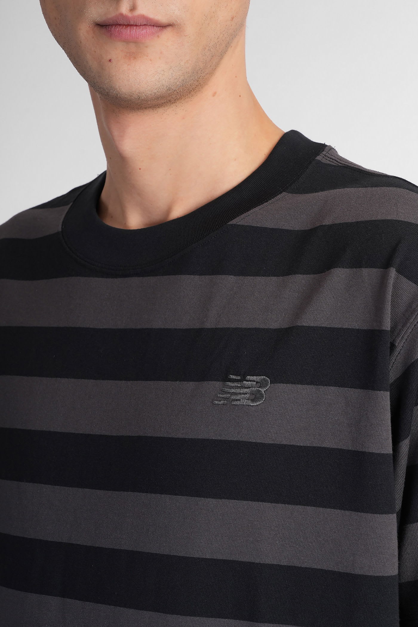 New Balance T-shirt In Black Cotton In Black