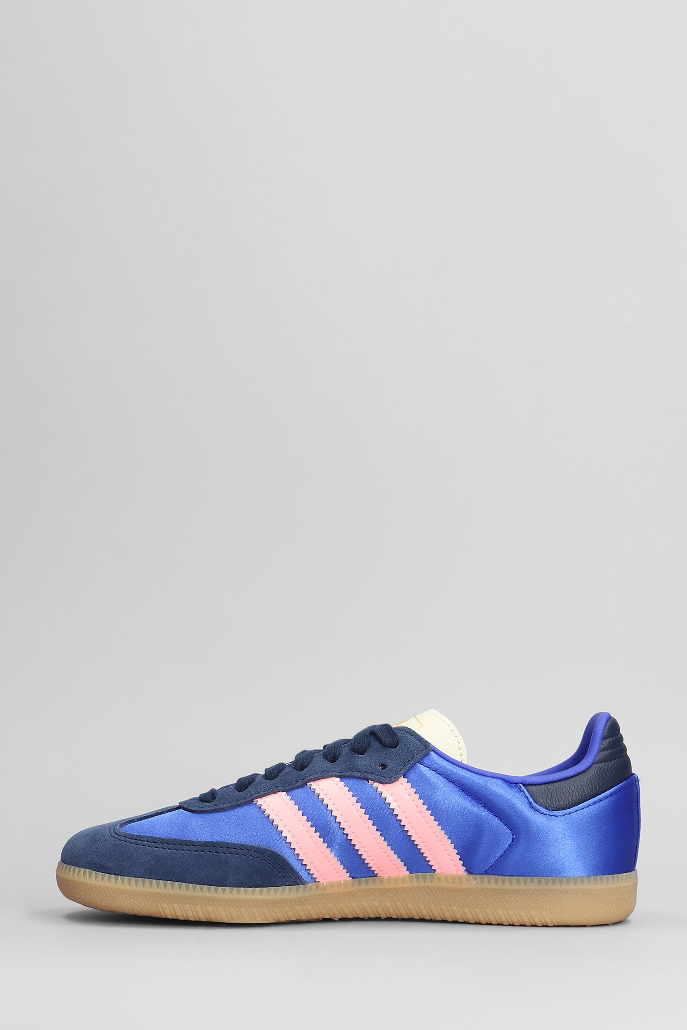 Adidas Originals Low-cut Sneakers Featuring Iconic Stripes In Blue