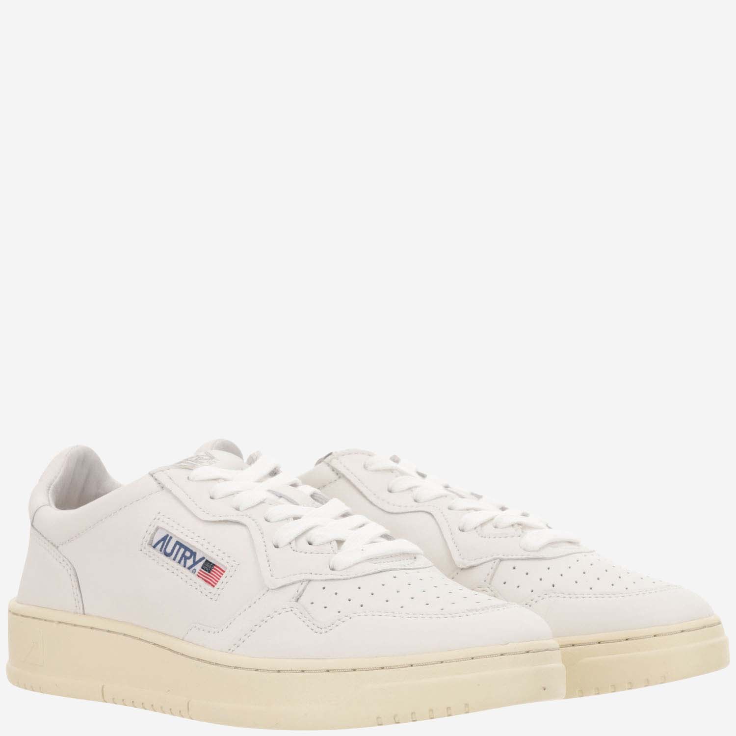 Shop Autry Low Medalist Leather Sneakers In White