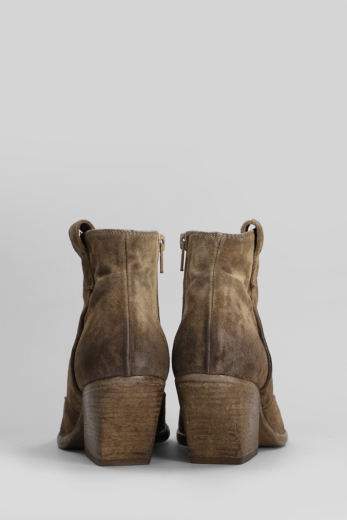 Elena Iachi Texan Ankle Boots In Camel Suede In Black