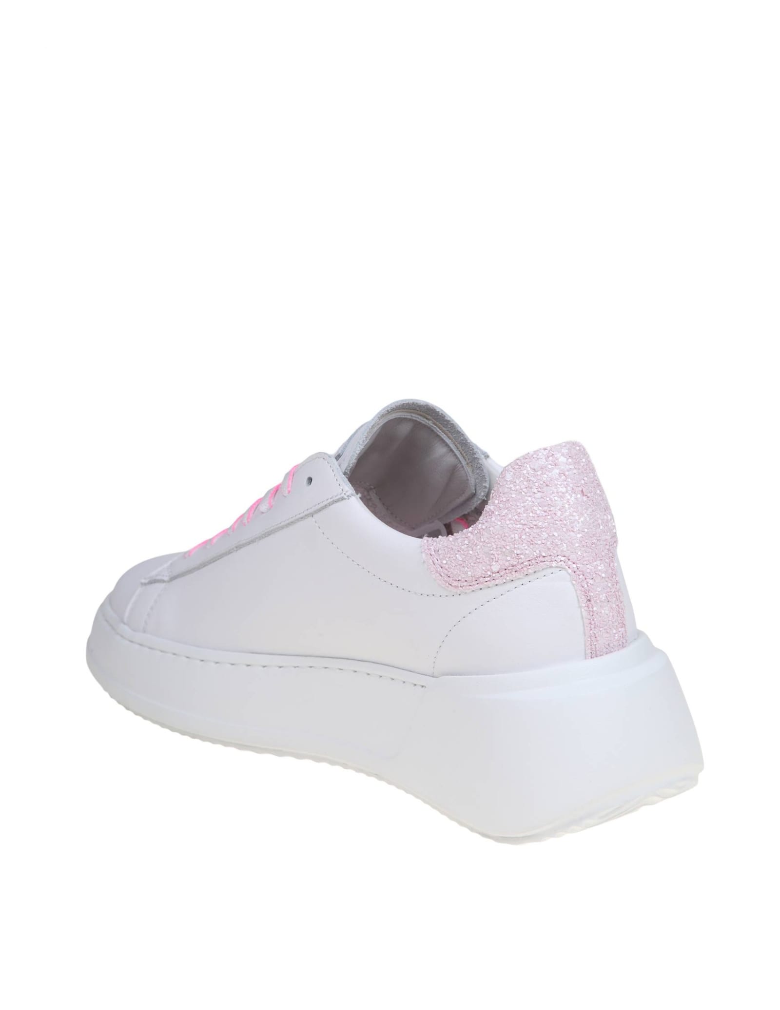 Shop Philippe Model Tres Temple Low In White And Fuchsia Leather In Blanc/fucsia