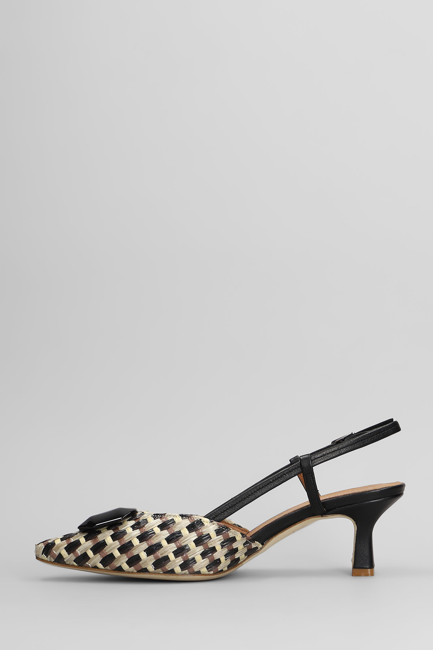 Julie Dee Pumps In Black Raffia In Black