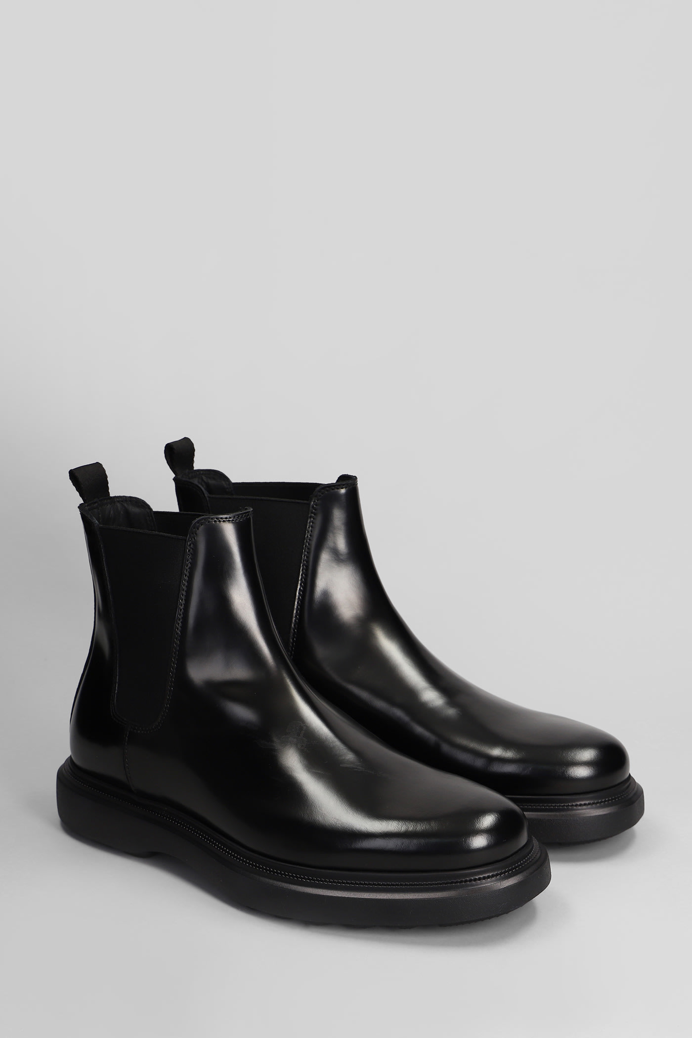 STUART WEITZMAN AMOS ANKLE BOOTS IN BLACK LEATHER 