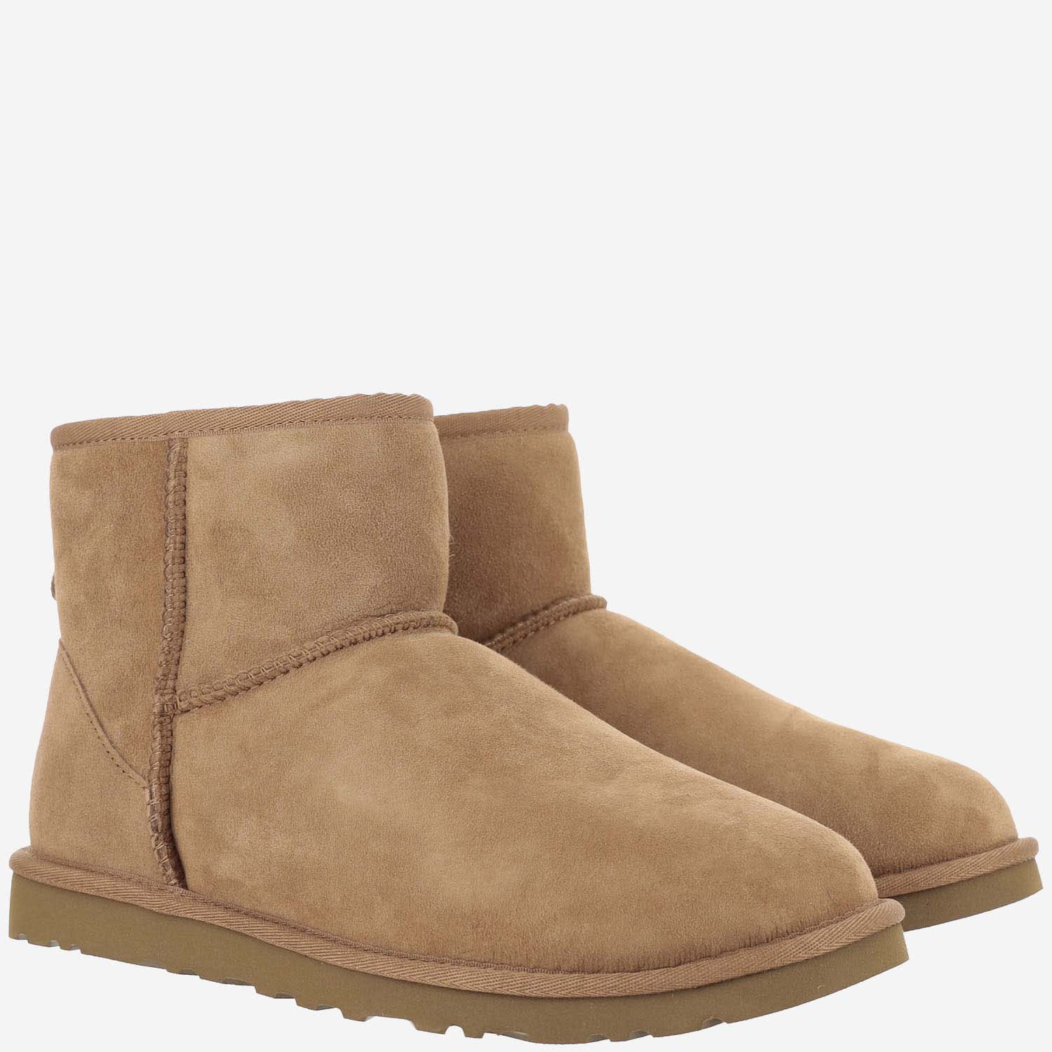 UGG CLASSIC MINI ANKLE BOOTS 