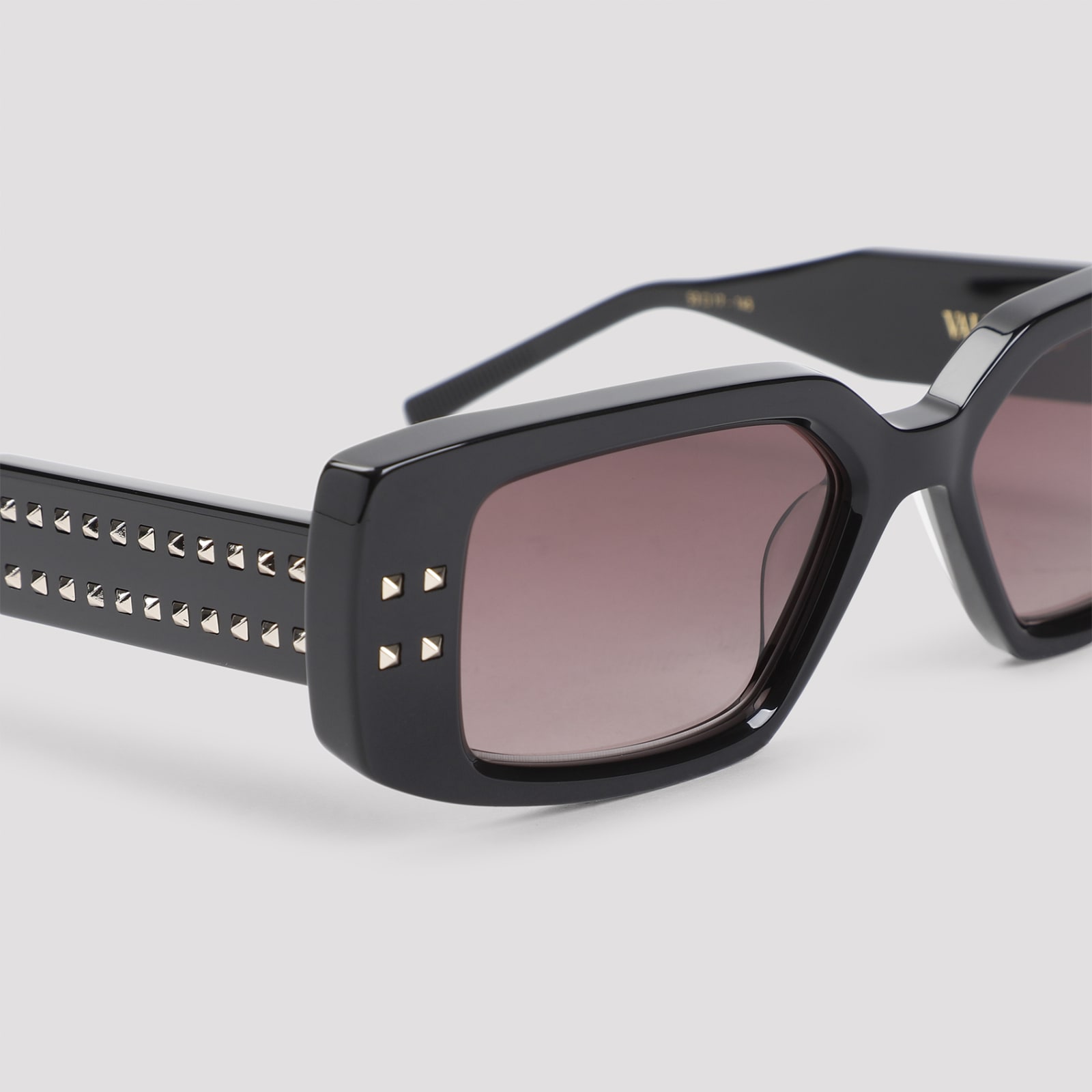 Shop Valentino V-cinque Sunglasses In Blk Gld