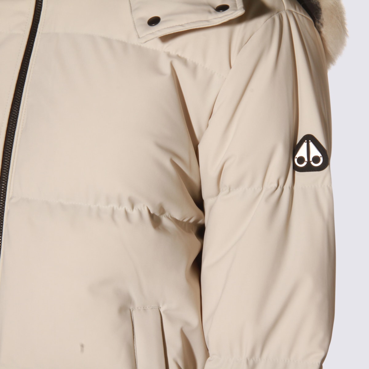 Moose Knuckles White Down Jacket In Burgundy