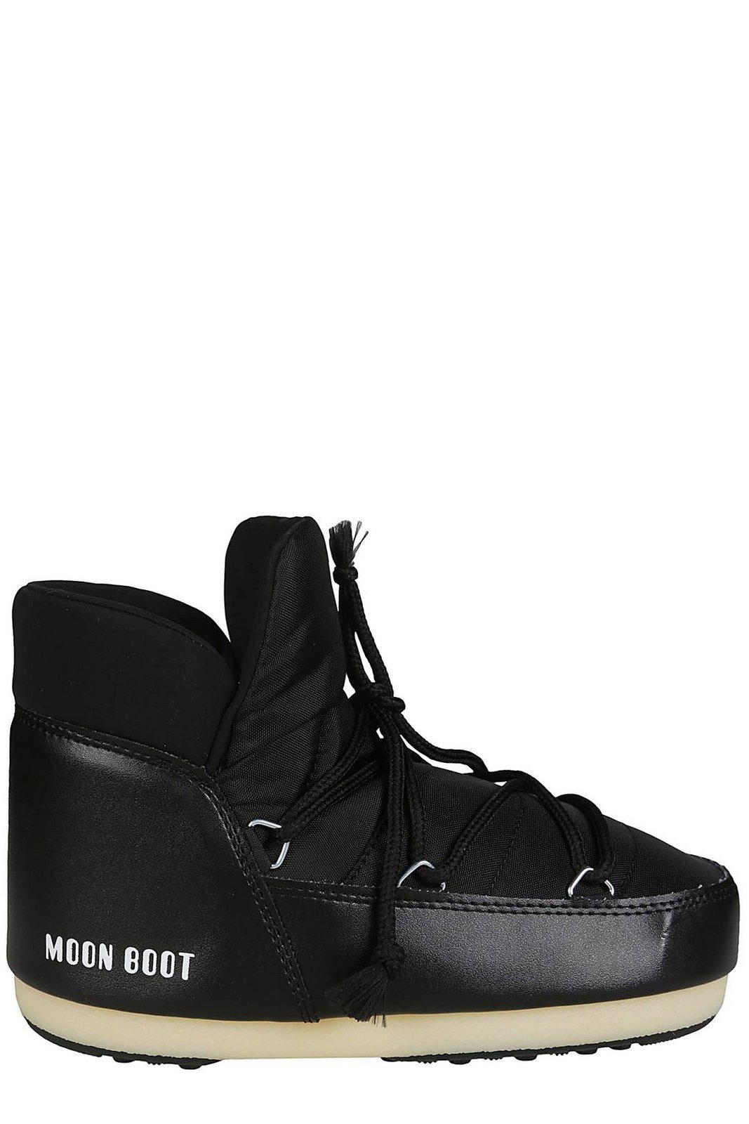 Moon Boot Logo Printed Round Toe Boots In Nero