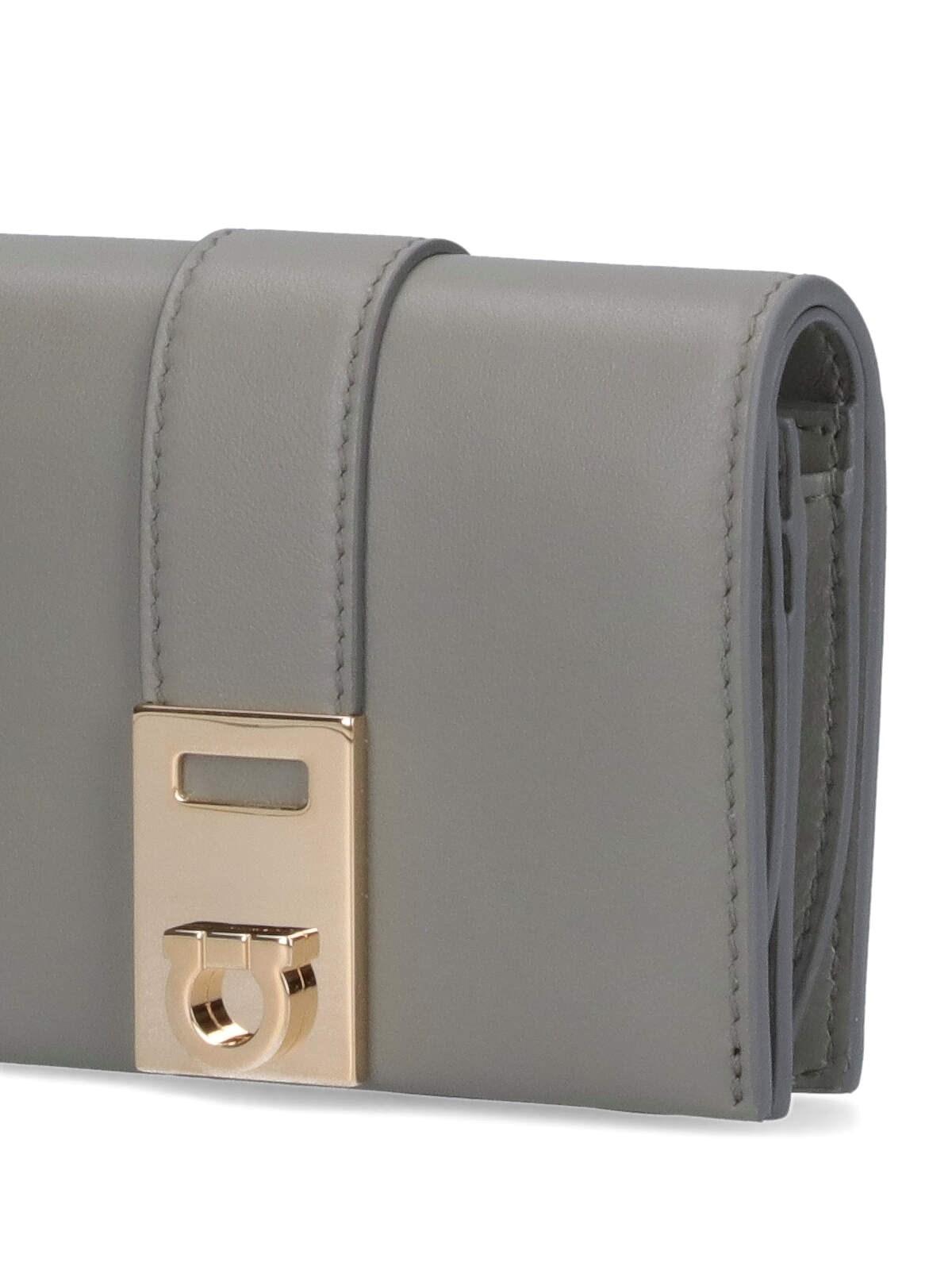 Ferragamo Hug Leather Wallet In Gray