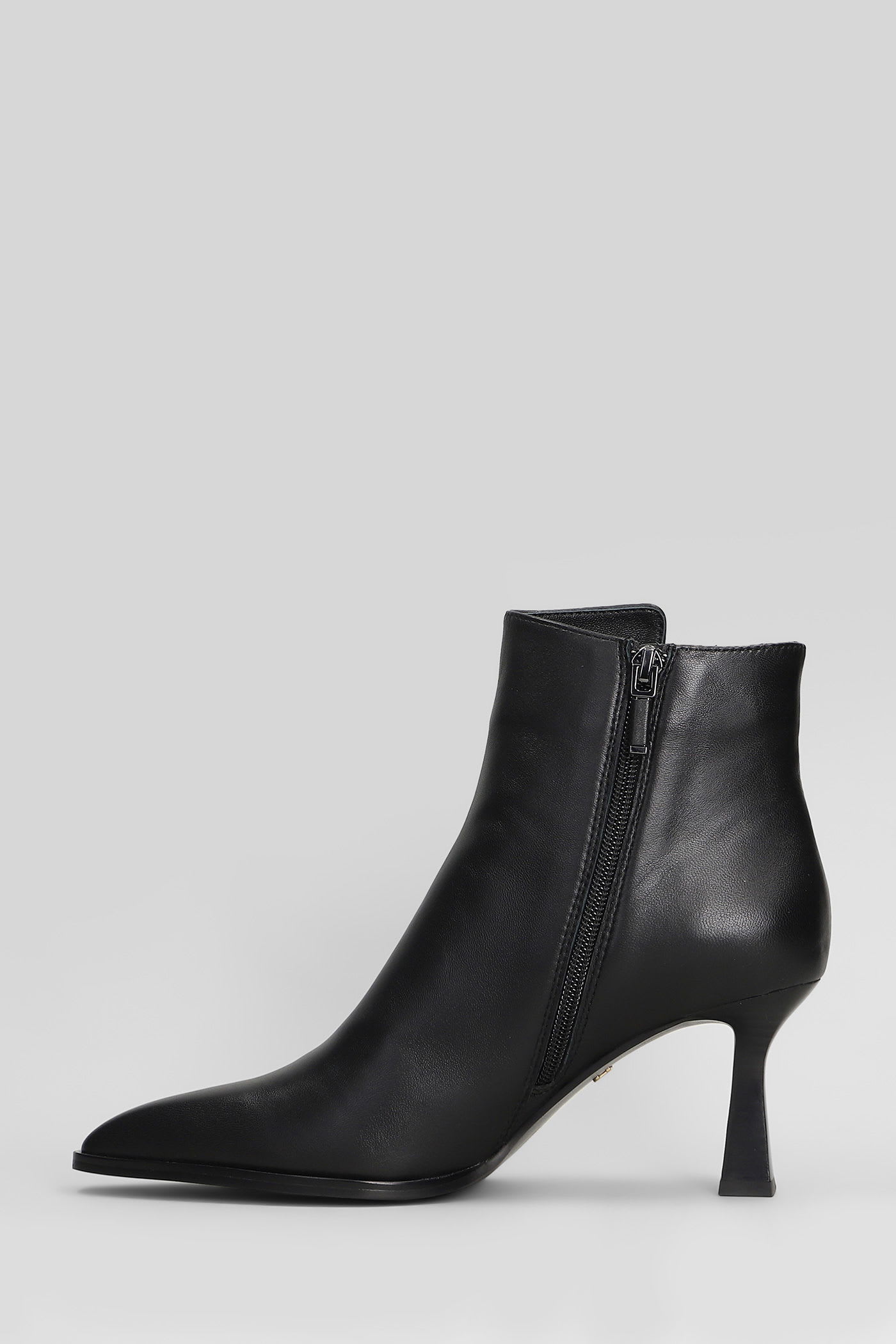 Lola Cruz High Heels Ankle Boots In Black Leather In Black