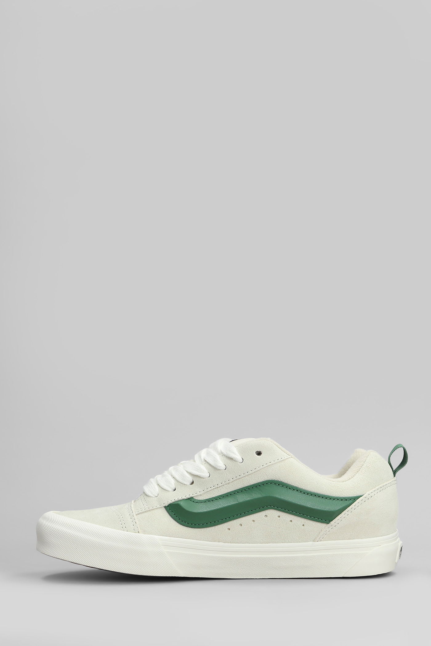 Vans Knu Skool Sneakers In White Suede In White