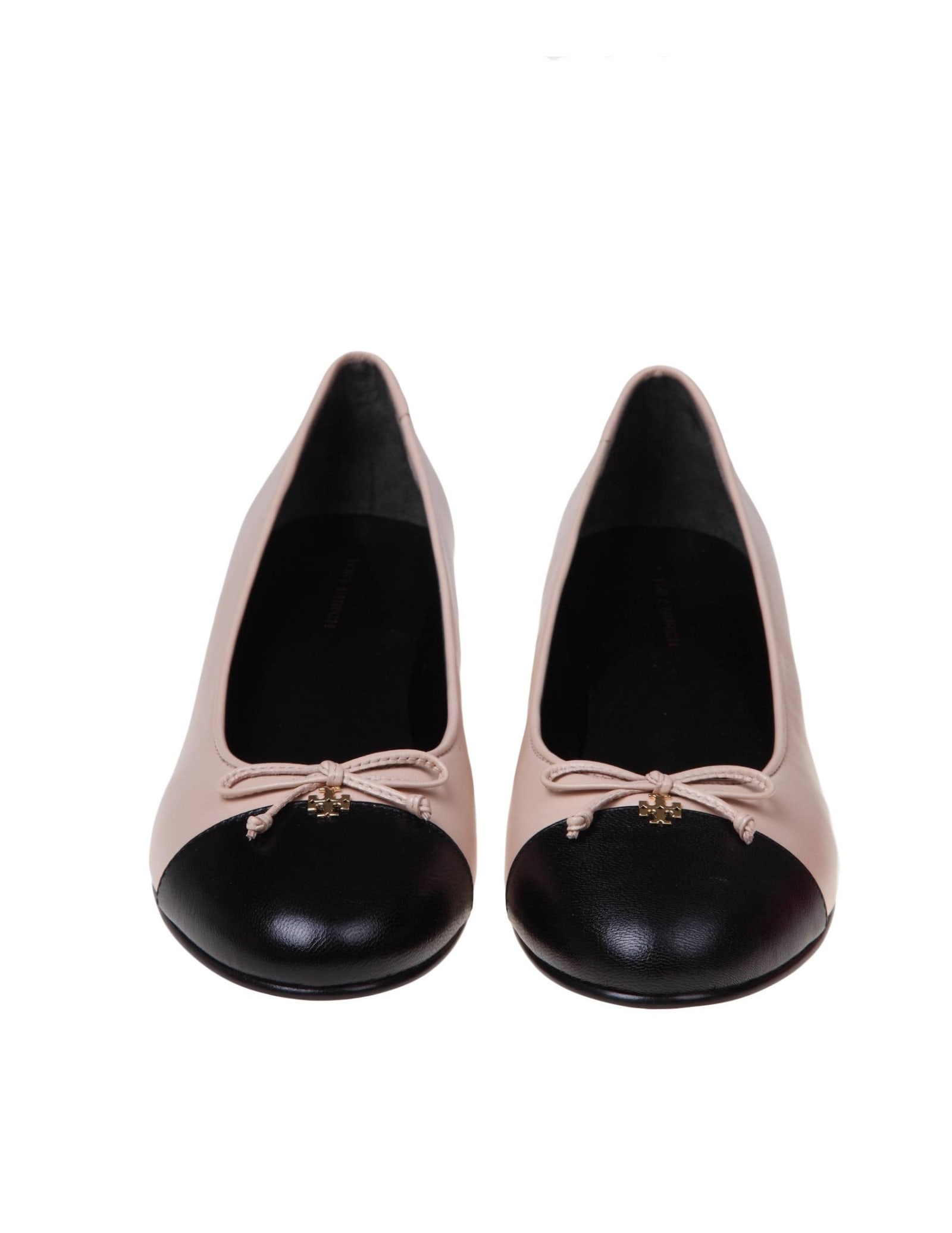 Shop Tory Burch Pump Cap-toe In Leather With Bow In Black/rose