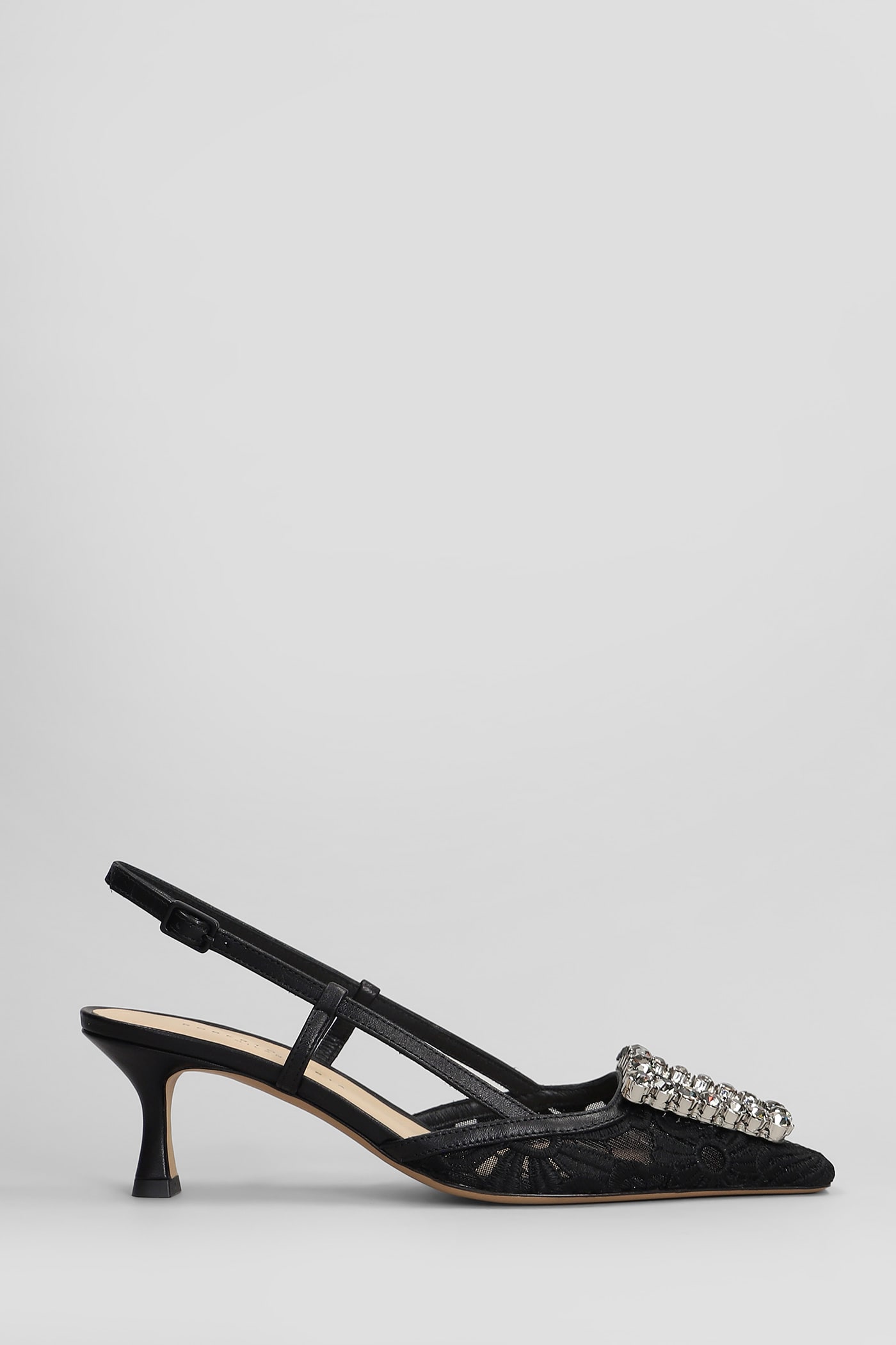 Vittoria Pumps In Black Leather And Fabric