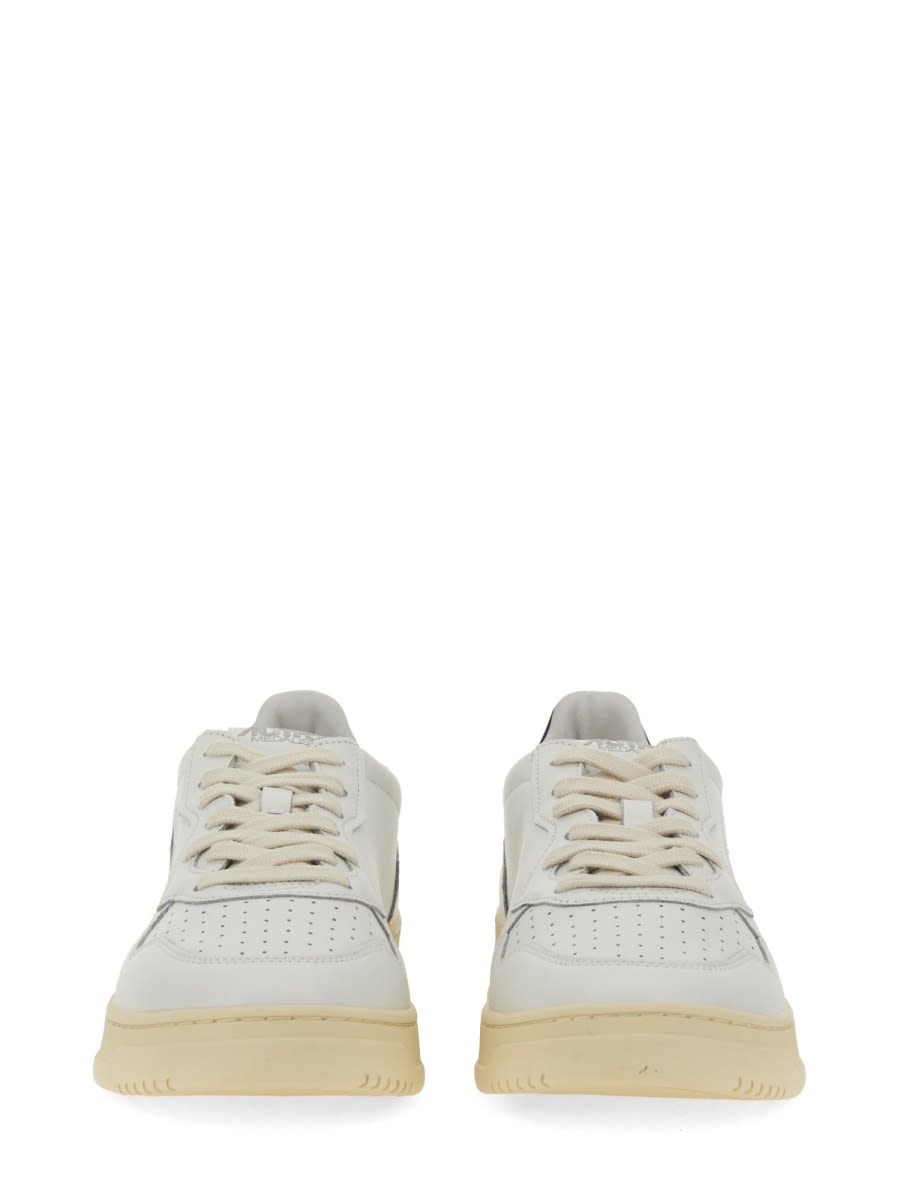Autry Medalist Low Sneaker In White