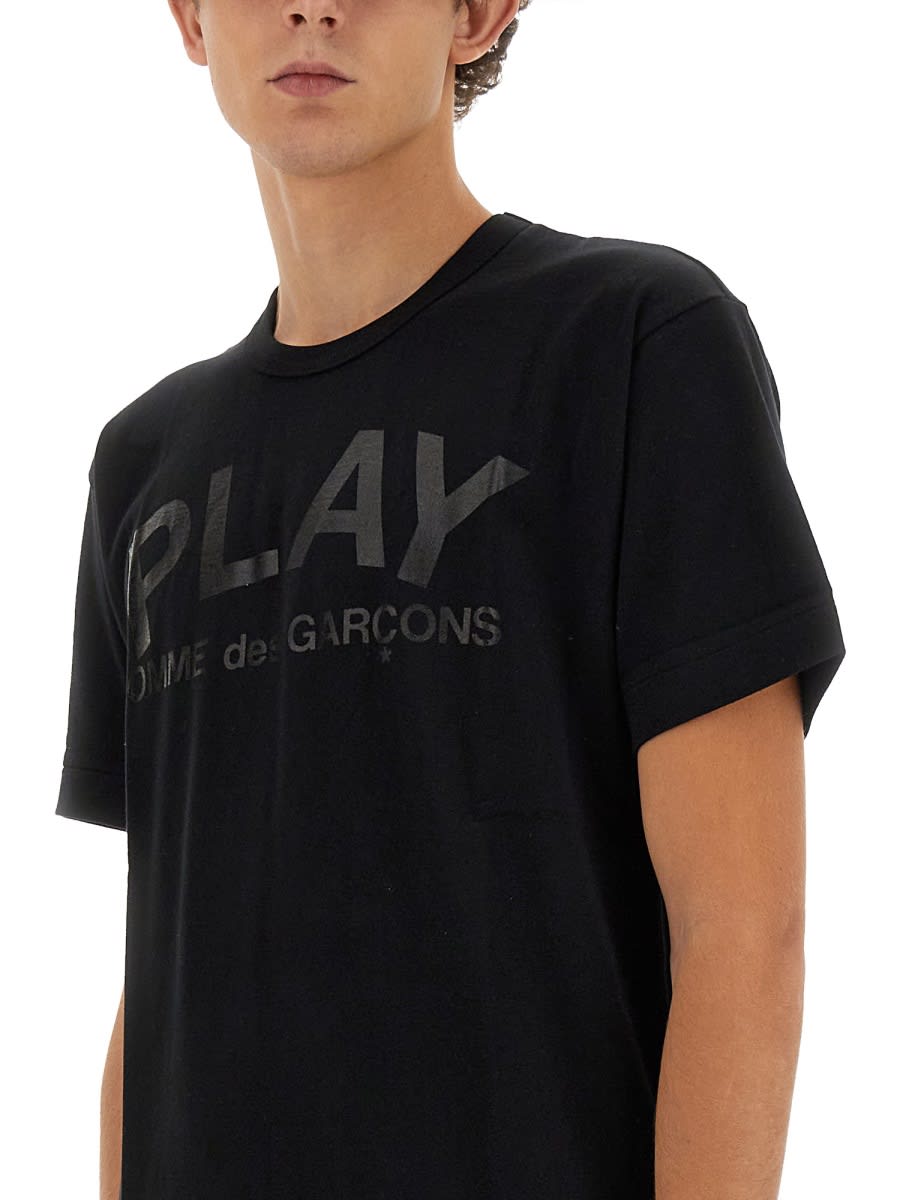 Shop Comme Des Garçons Play T-shirt Con Stampa Logo In Black