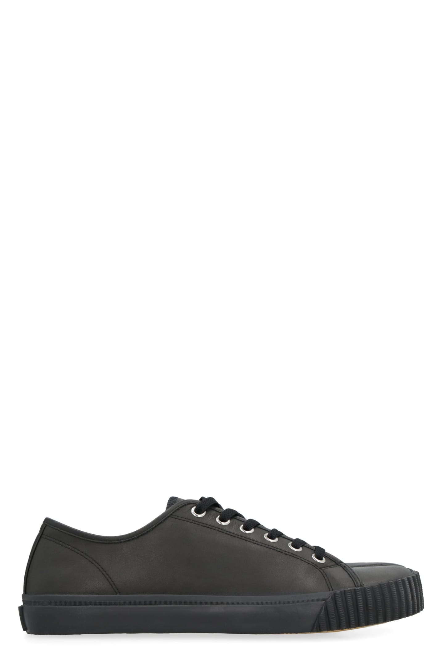 Maison Margiela Tabi Low-top Sneakers In Black