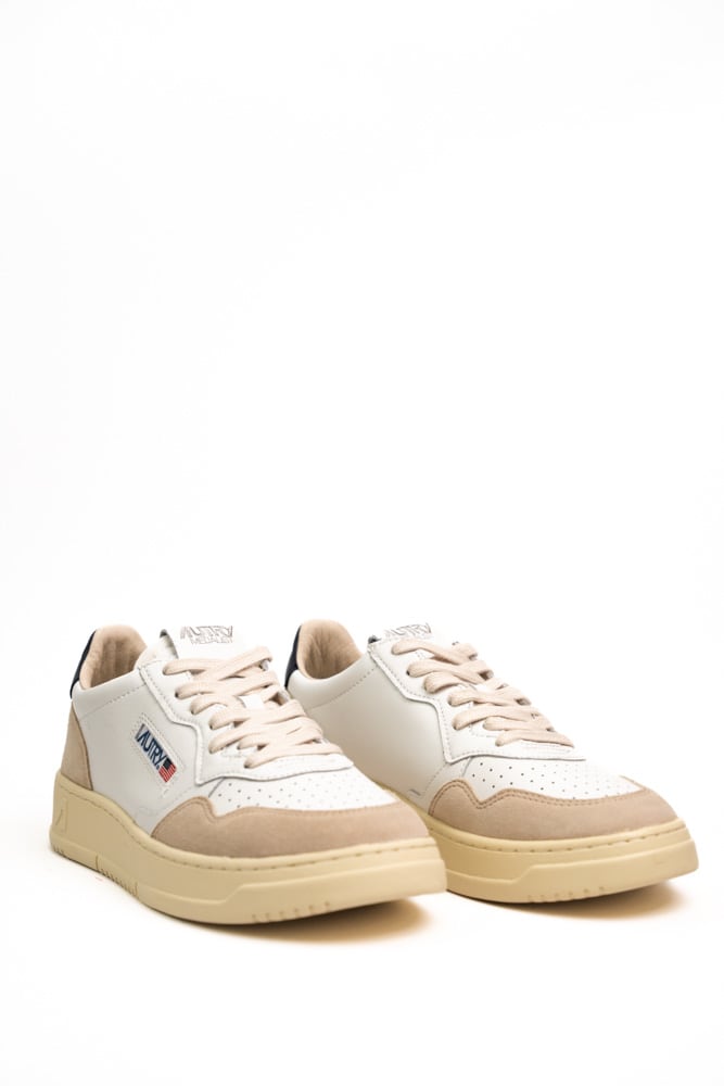 Shop Autry Medalist Low Sneakers In White/blue Leather And Suede In Leat/suede Wht/blue