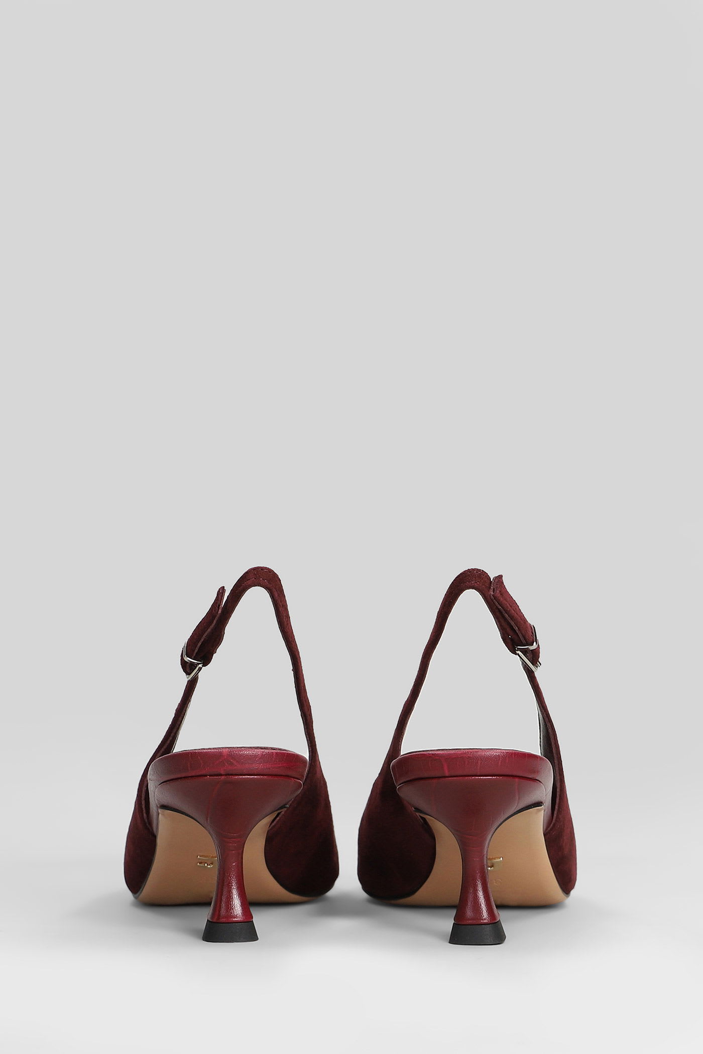 Lola Cruz Pumps In Bordeaux Suede In Burgundy