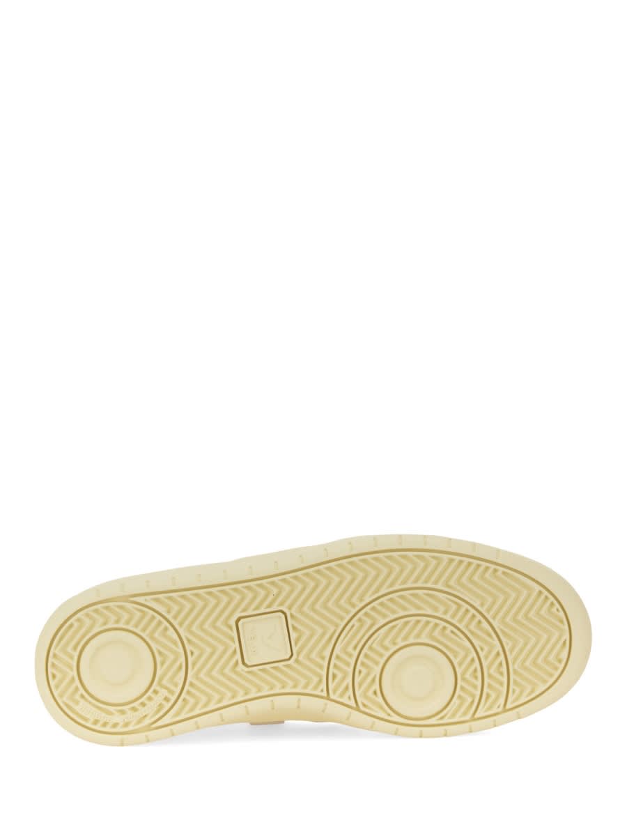 Veja V-90 Sneakers In White