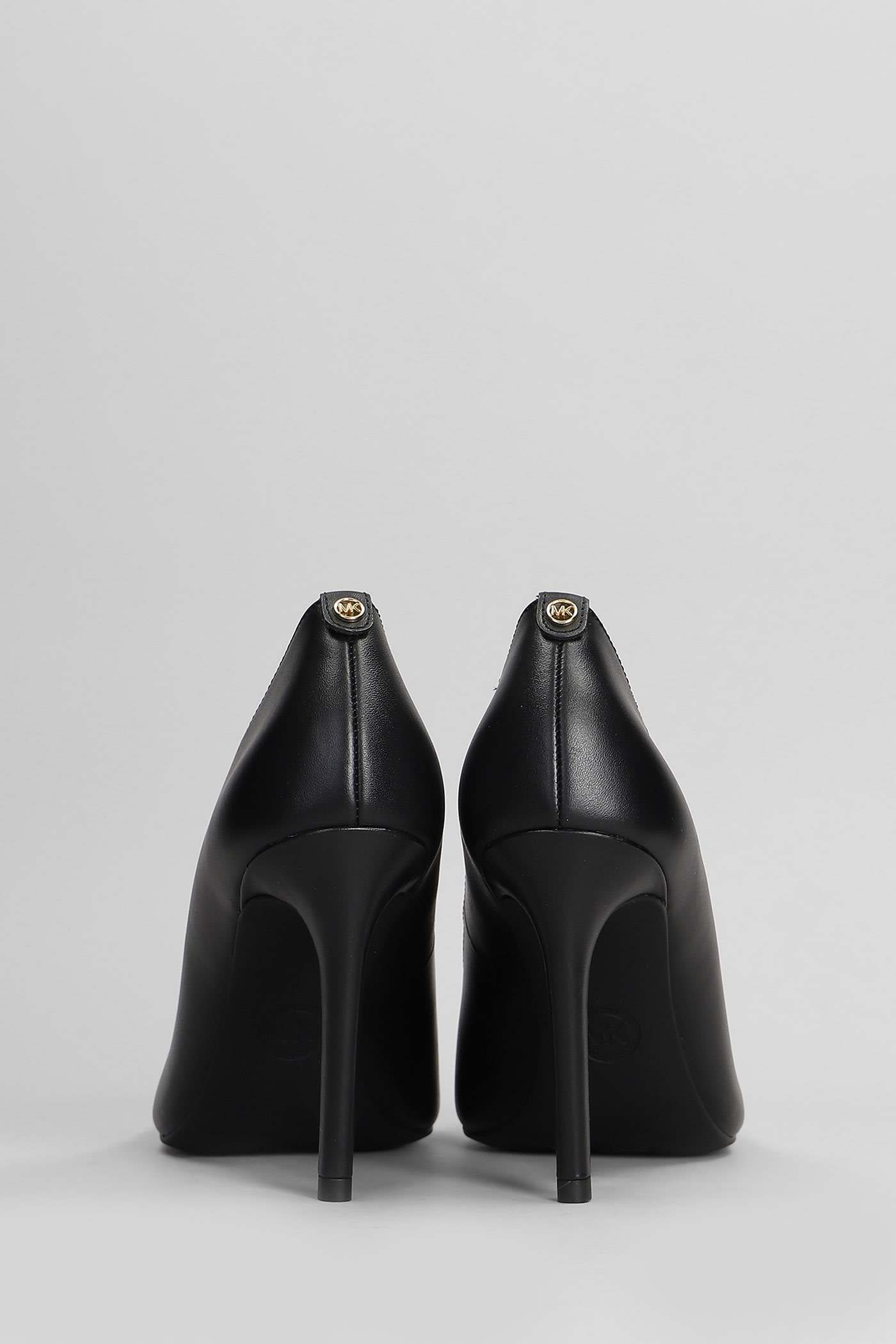 Michael Kors Lace-up Flat Shoes With Elegant Design And Modern Appeal In Black