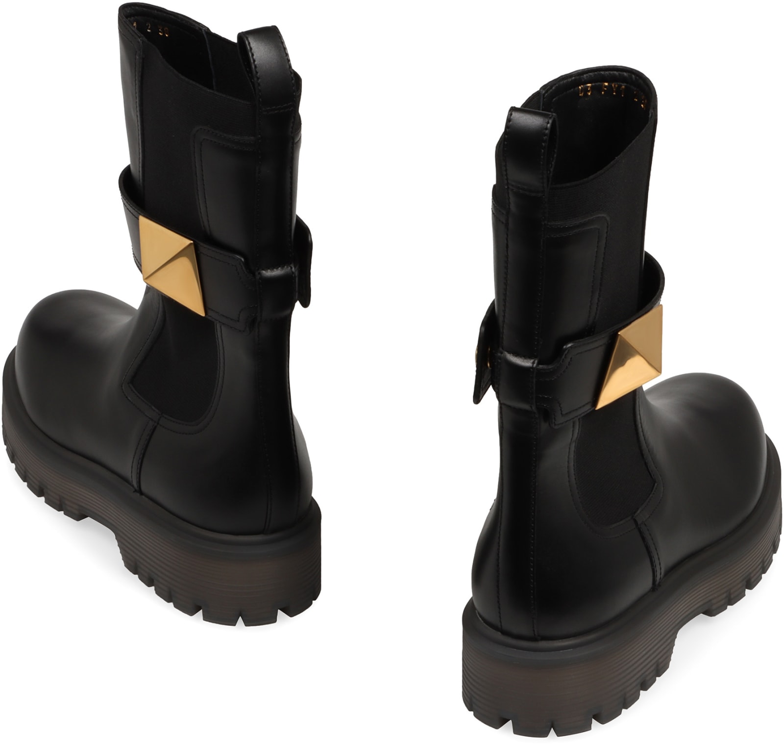 Valentino One Stud Leather Chelsea Boots In Black